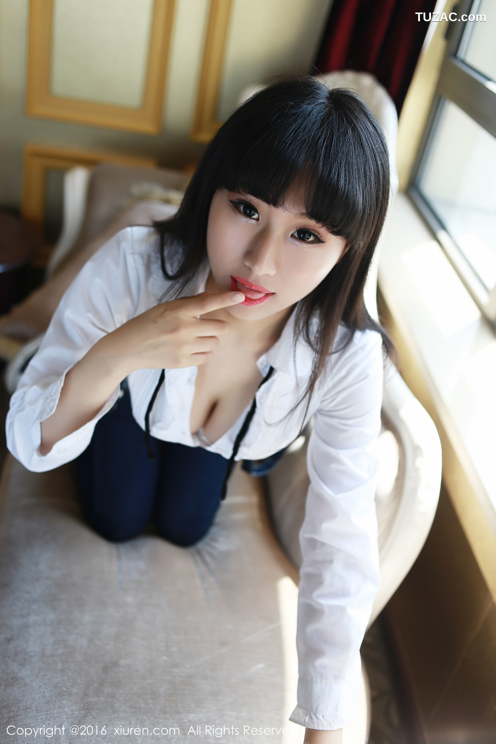 XiuRen秀人网-520-月音瞳-《来自武汉的童颜巨乳妹子》-2016.05.05