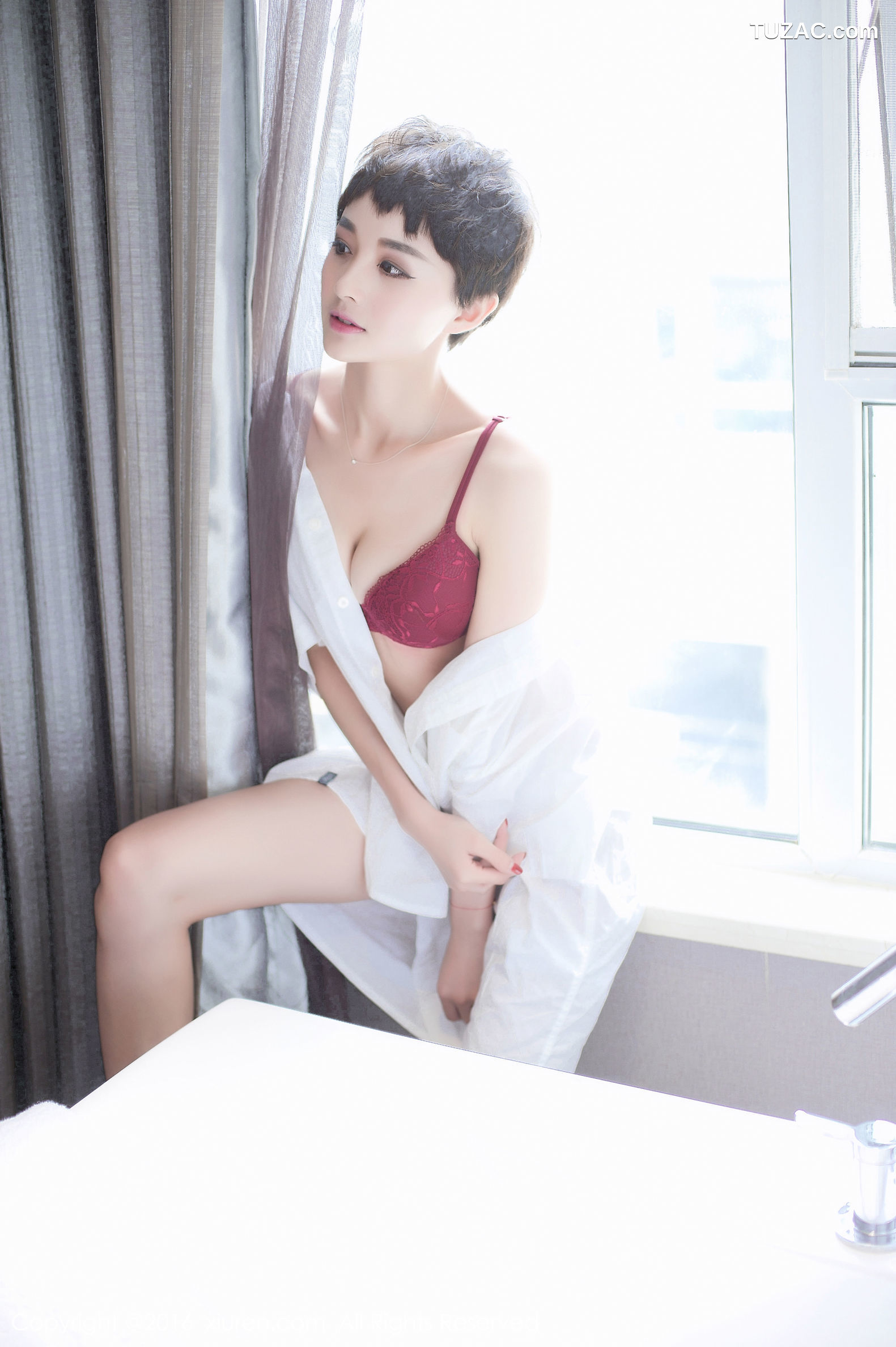 XiuRen秀人网-600-小杨幂-《制服衬衣-休闲内衬-浴缸湿身》-2016.09.20
