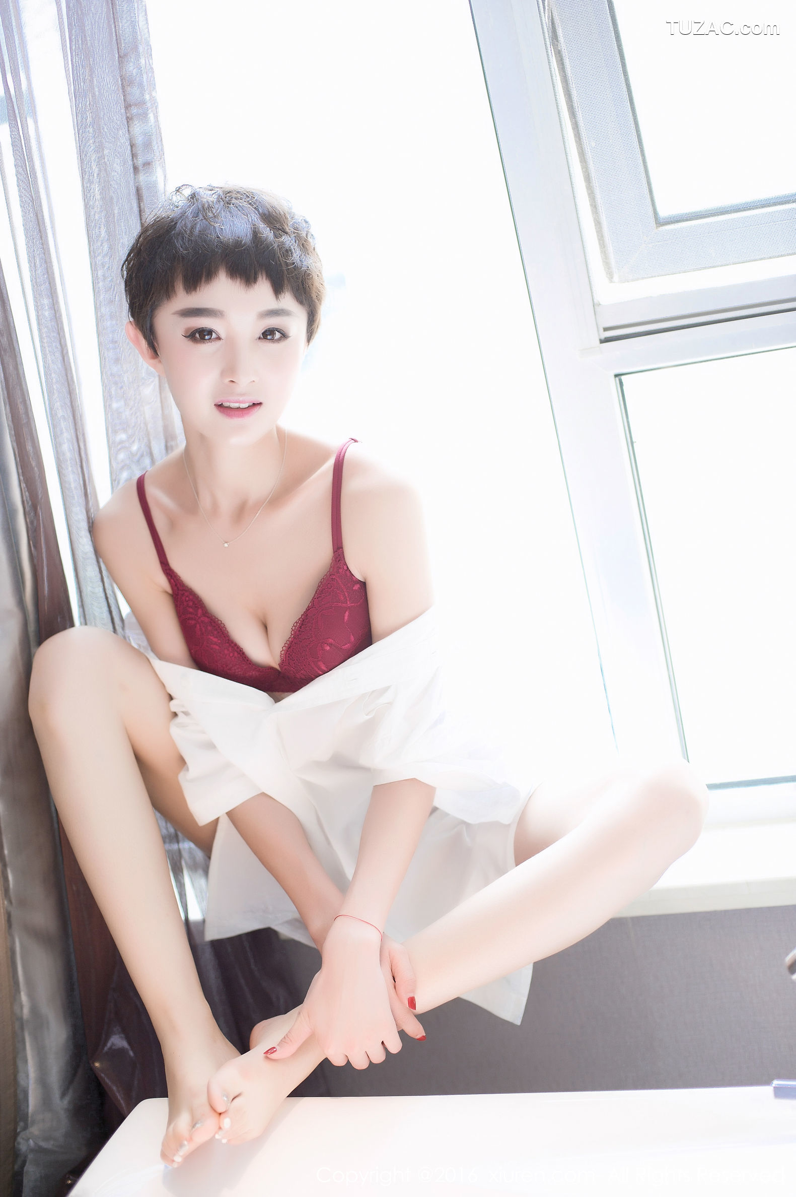 XiuRen秀人网-600-小杨幂-《制服衬衣-休闲内衬-浴缸湿身》-2016.09.20