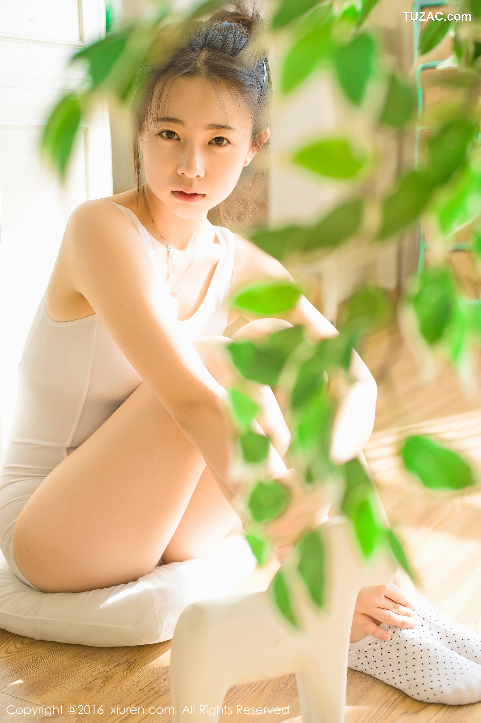 XiuRen秀人网-641-草莓zz-美少女白色日系死库水-2016.11.21