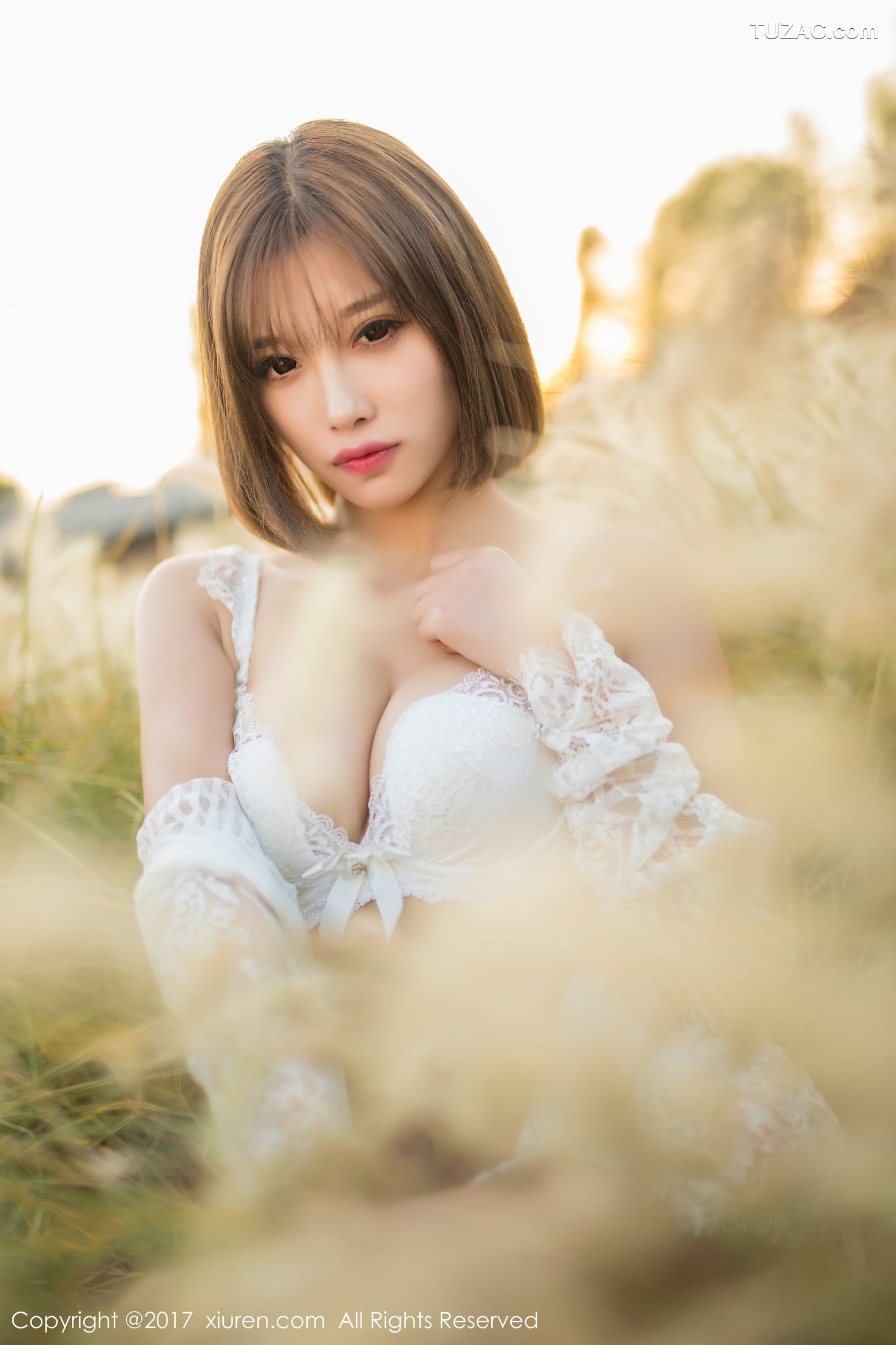 XiuRen秀人网-847-杨晨晨-甜美女神-《性感室外写真》-2017.11.08