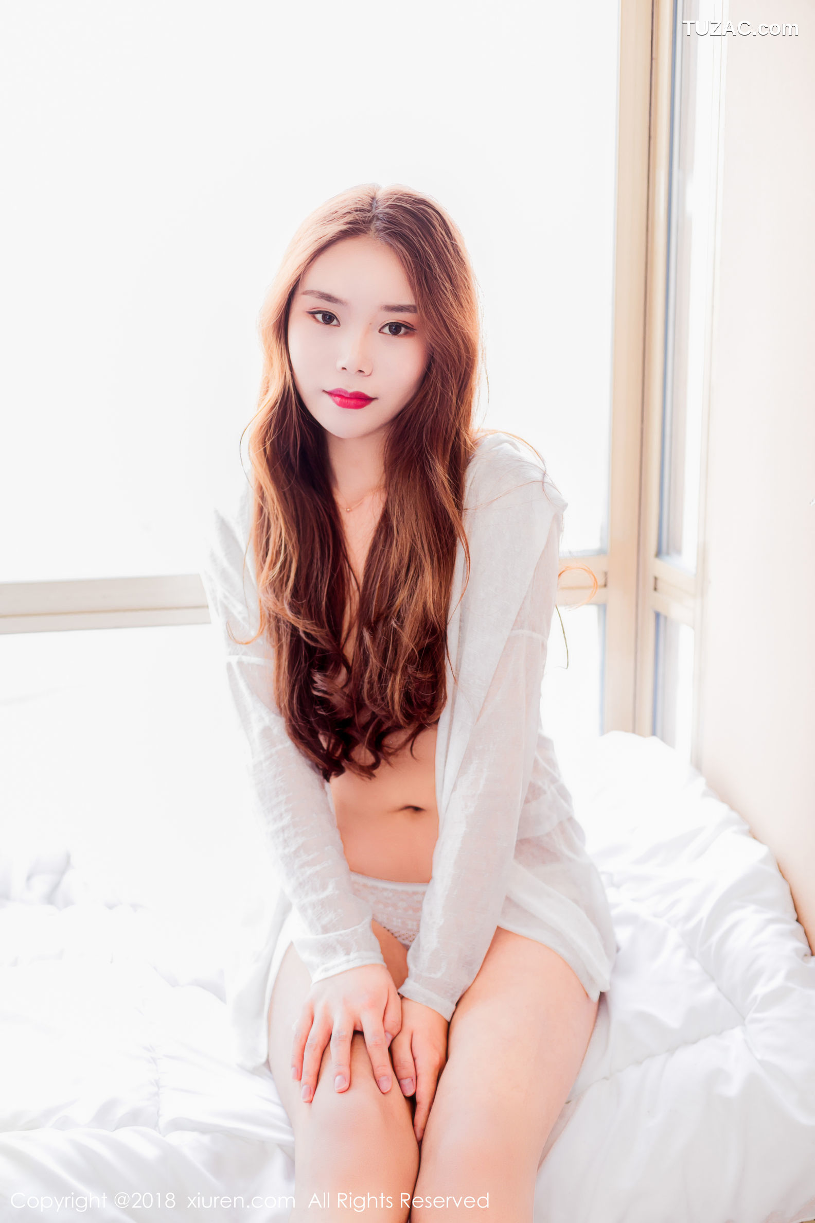 XiuRen秀人网-972-模特小曼Miki-《童颜巨乳甜美型妹子》-2018.04.08