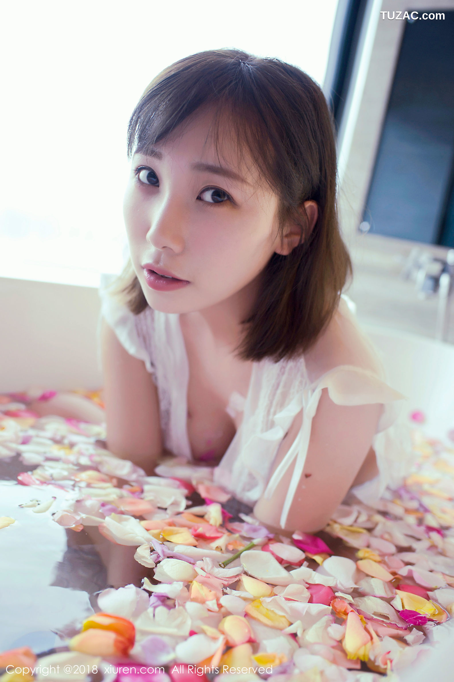 XiuRen秀人网-981-枝恩-《短发百变大美女》-2018.04.16