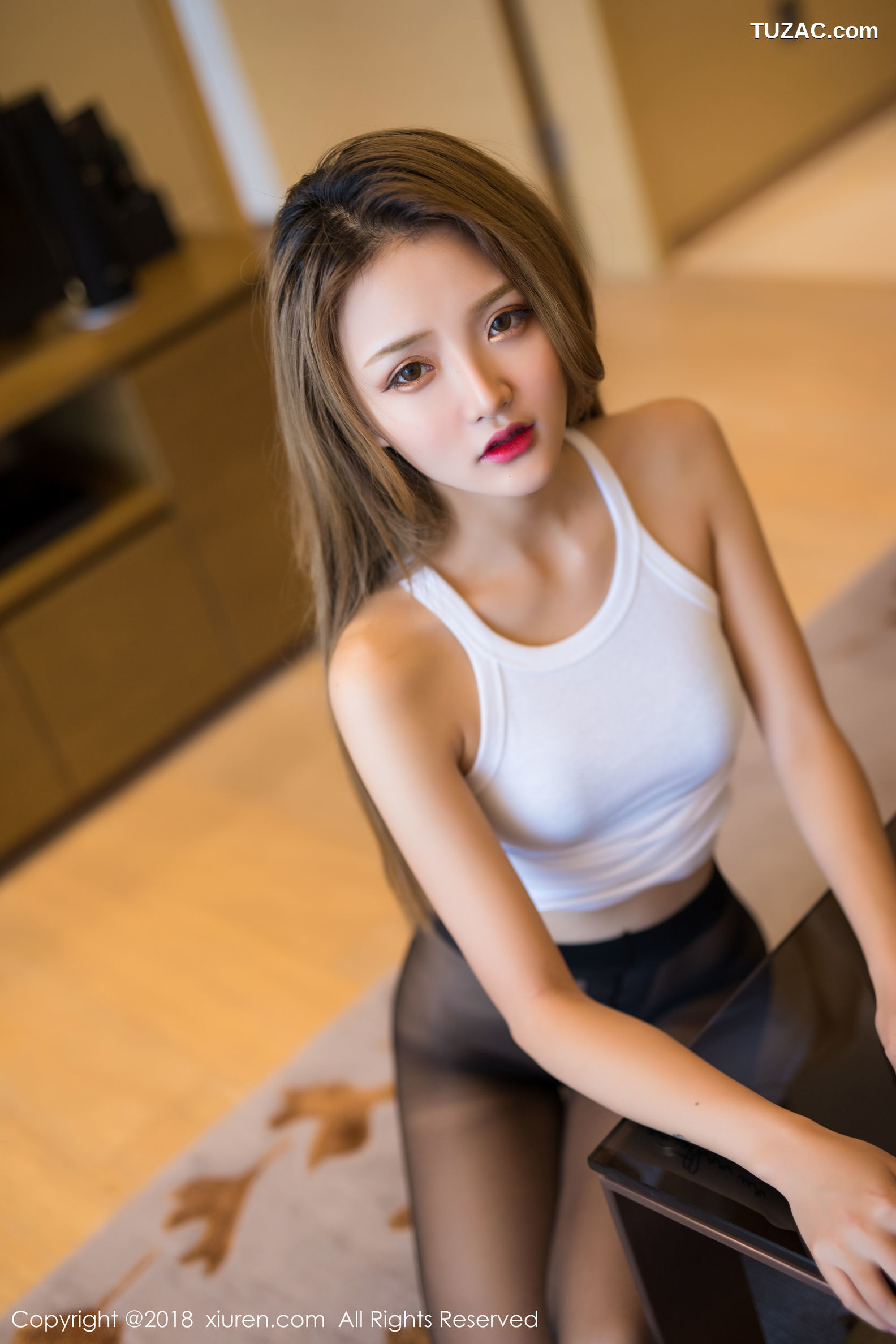 XiuRen秀人网-1163-Miko酱-《惹火心跳的诱惑黑丝》-2018.09.18