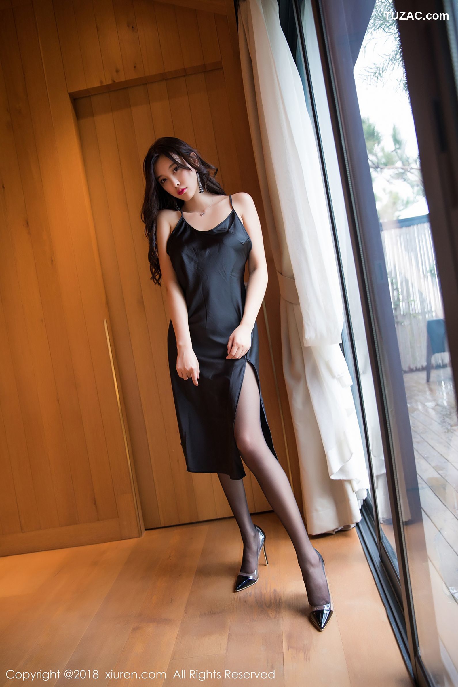 XiuRen秀人网-1296-杨晨晨-《甜美新娘-黑丝女郎》-2018.12.29