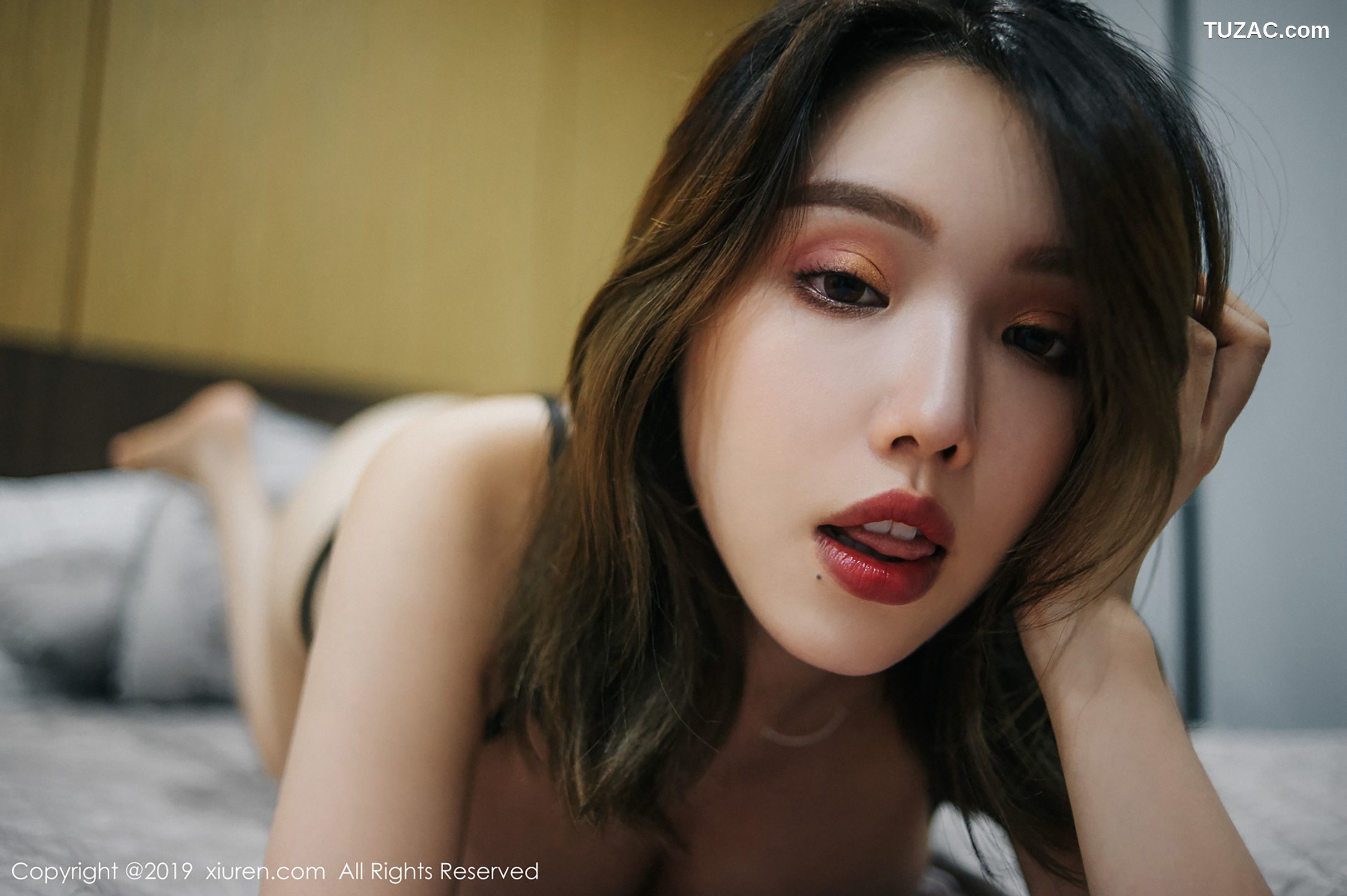 XiuRen秀人网-1332-黄楽然-《一场极致的私房魅惑》-2019.02.11
