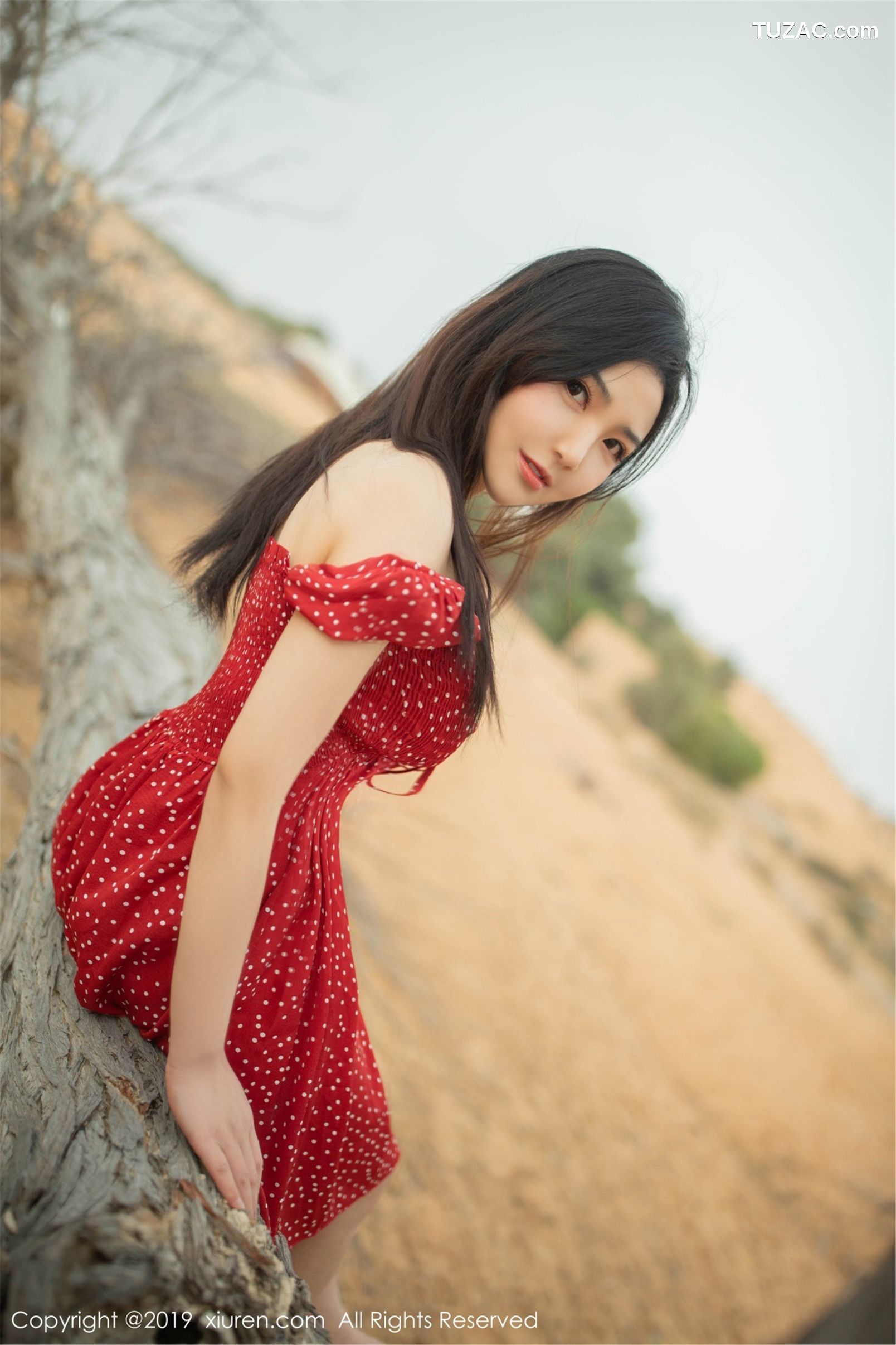 XiuRen秀人网-1388-徐微微-《沙漠-泳池-美人-色香味俱全！》-2019.04.09