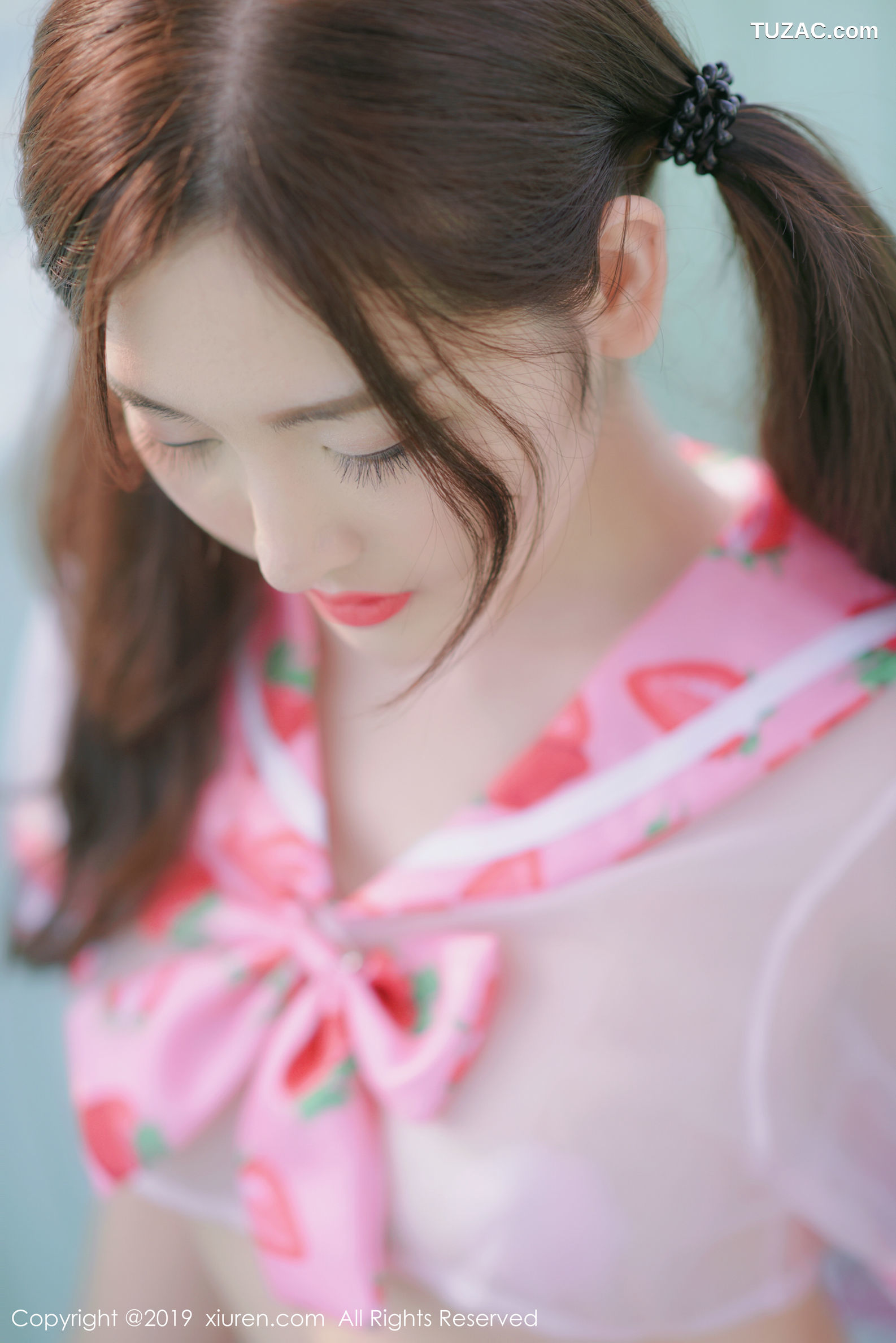 XiuRen秀人网-1419-沈梦瑶-《空乘制服与草莓内衣系列》-2019.04.26