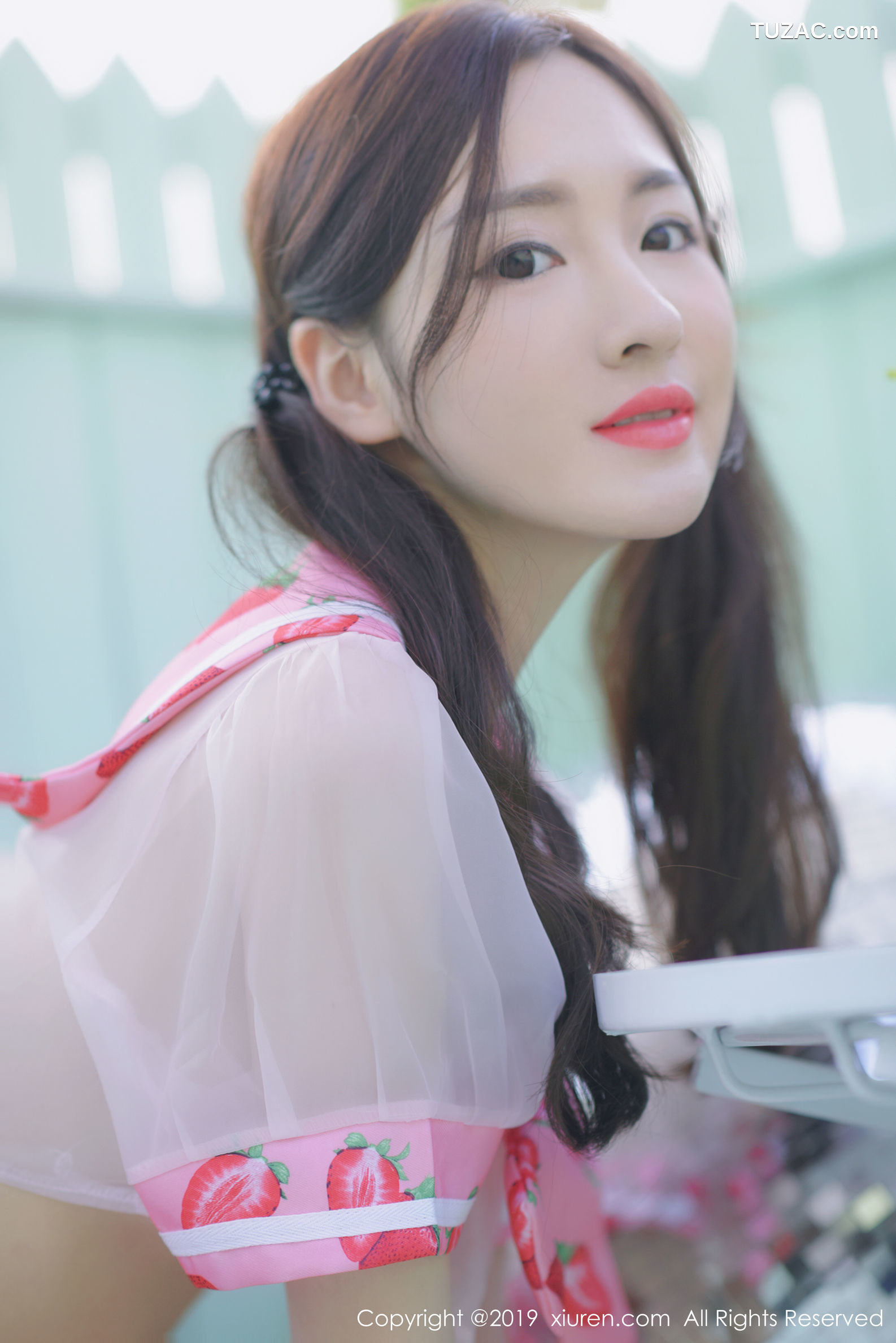 XiuRen秀人网-1419-沈梦瑶-《空乘制服与草莓内衣系列》-2019.04.26