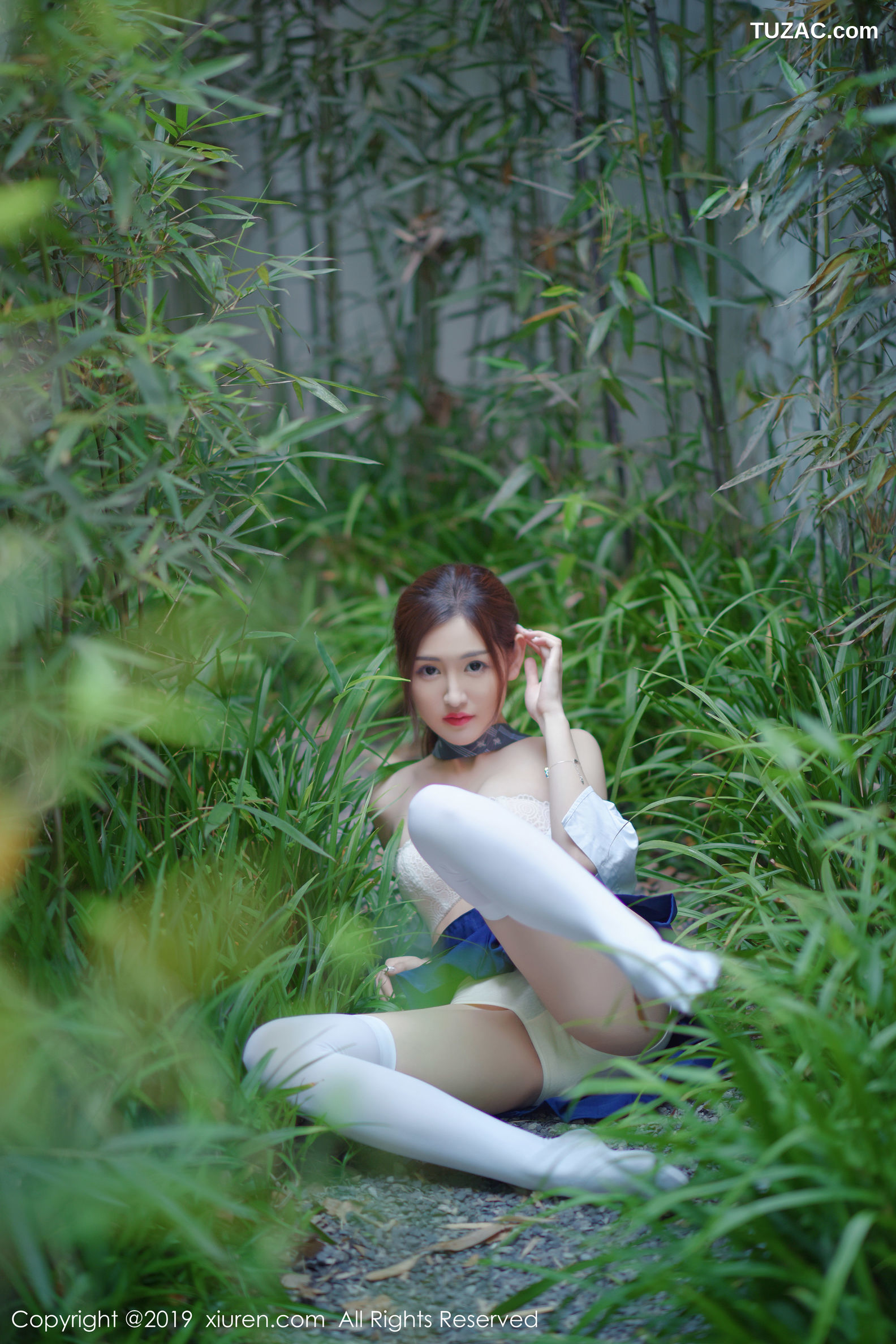 XiuRen秀人网-1733-沈梦瑶-《户外竹林拍摄》-2019.10.16