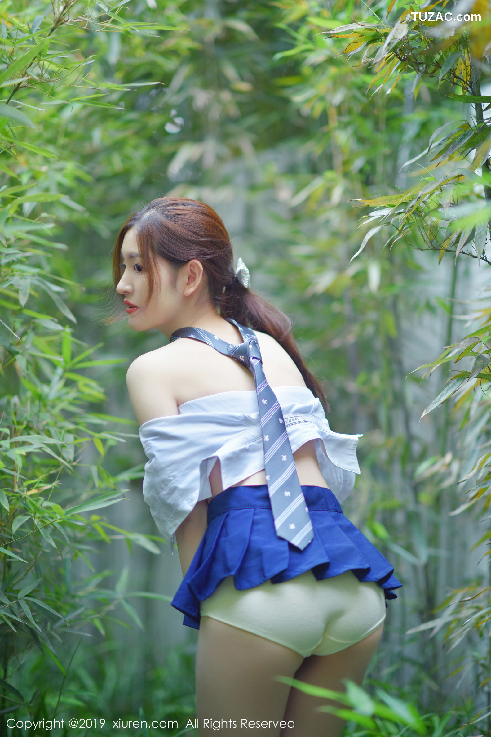 XiuRen秀人网-1733-沈梦瑶-《户外竹林拍摄》-2019.10.16