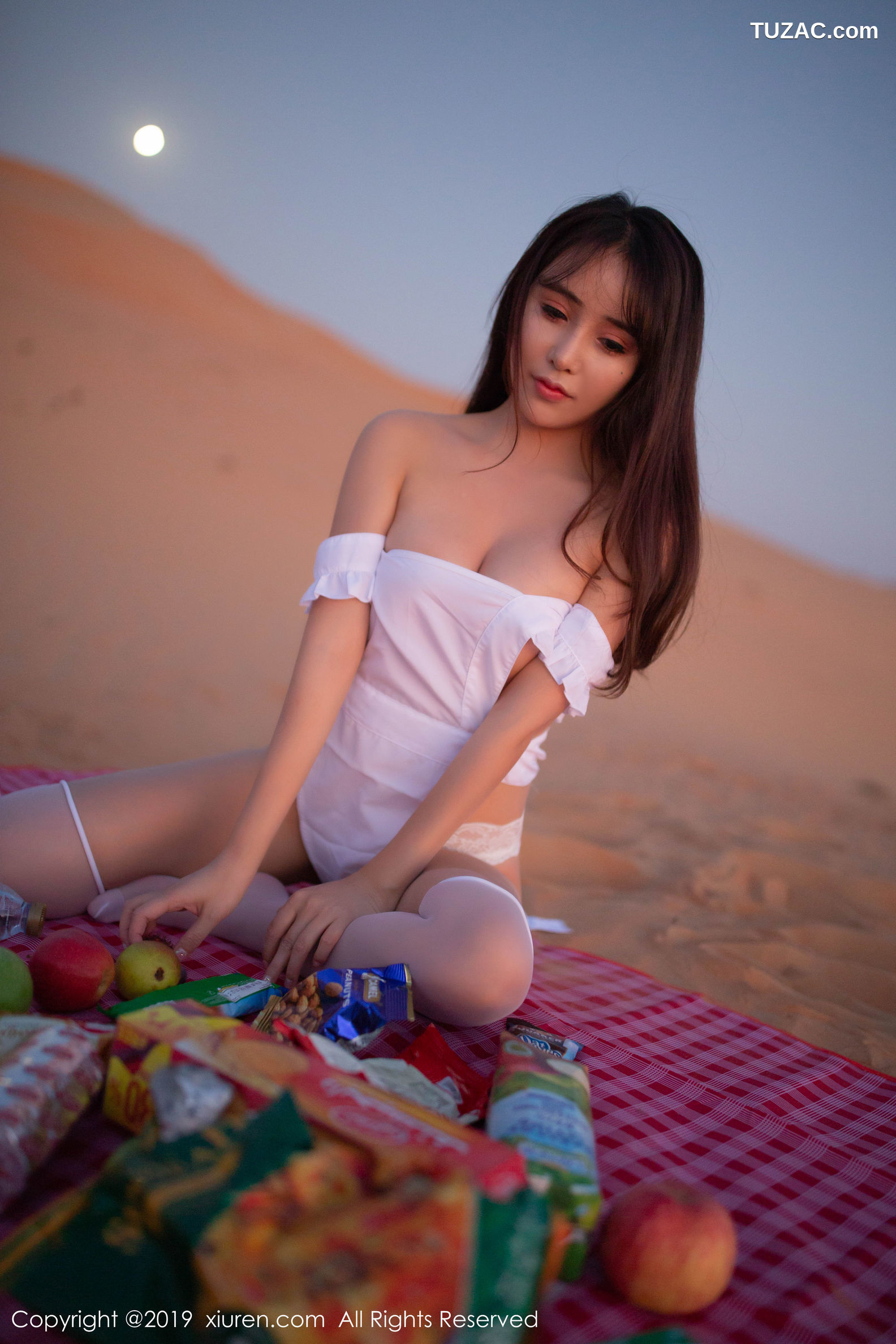 XiuRen秀人网-1825-陶喜乐-《原始沙漠野餐外拍系列》-2019.12.04