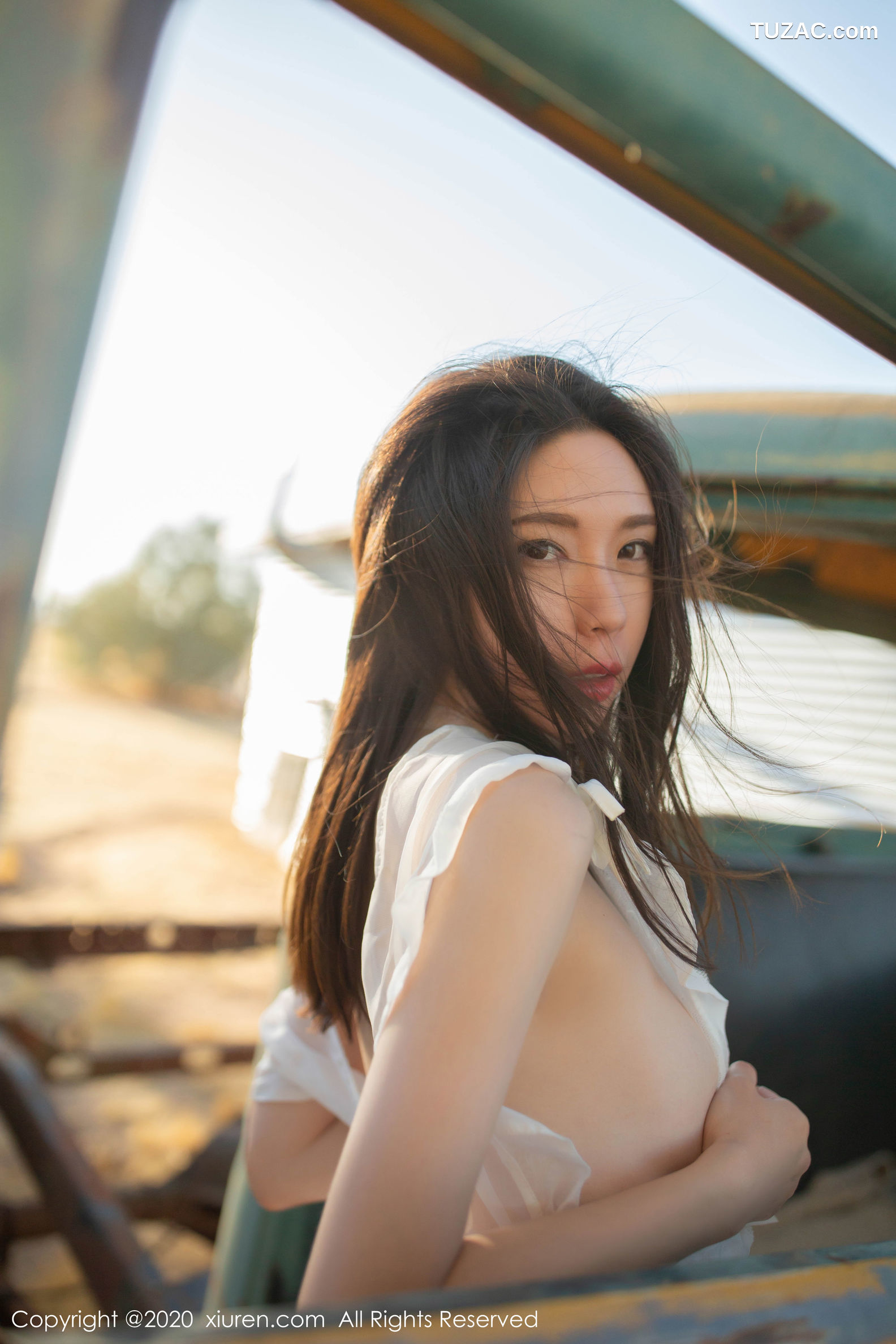 XiuRen秀人网-2028-梦心月-《美国酒吧女郎》-2020.03.04