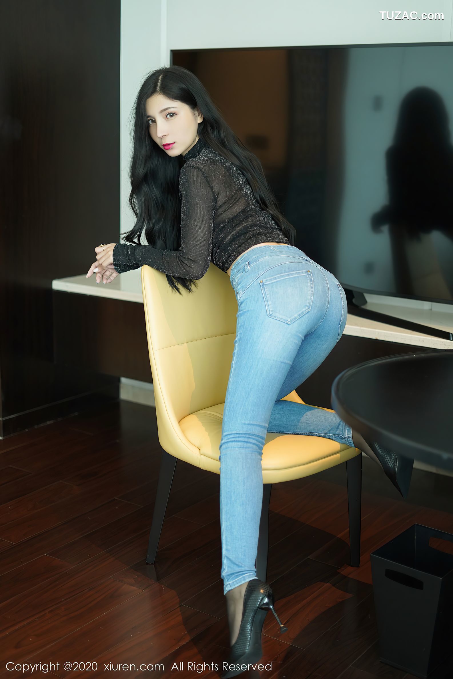 XiuRen秀人网-2386-小蛮妖-《OL风格与性感牛仔裤》-2020.07.30