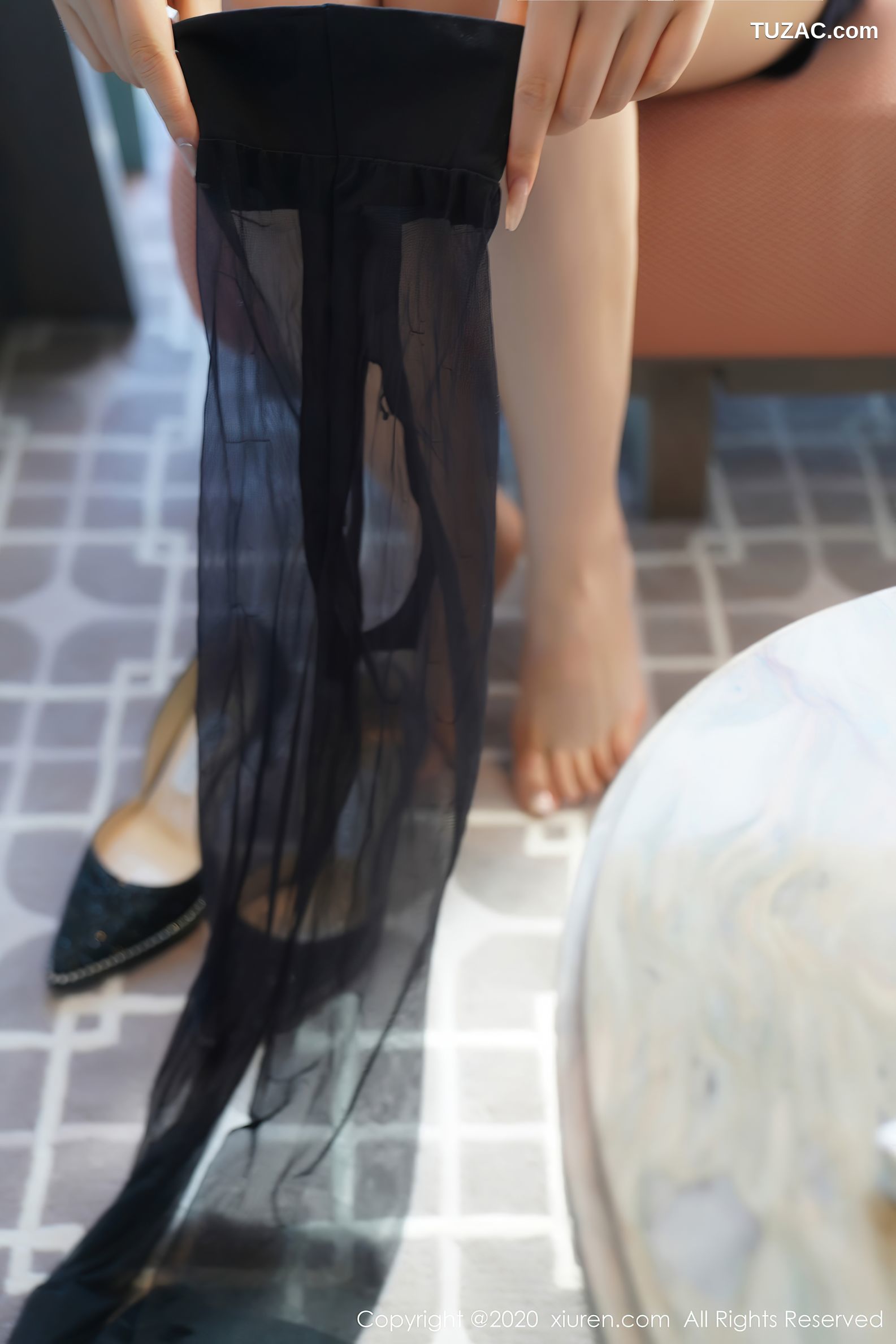 XiuRen秀人网-2396-柴婉艺-《性感职业制服OL酒店写真》-2020.08.03