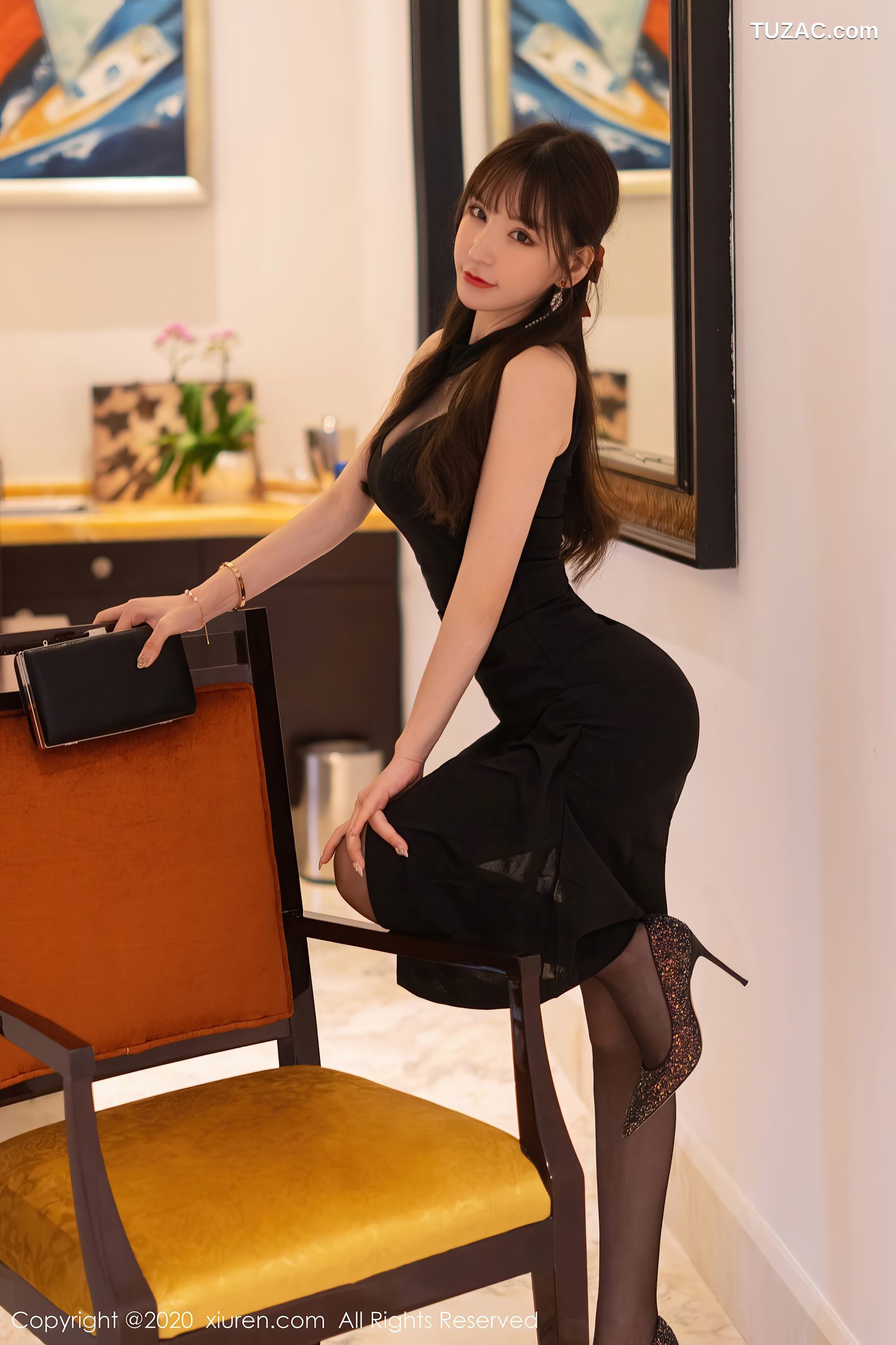 XiuRen秀人网-2418-周于希-《猩红内衣与极致黑丝》-2020.08.07