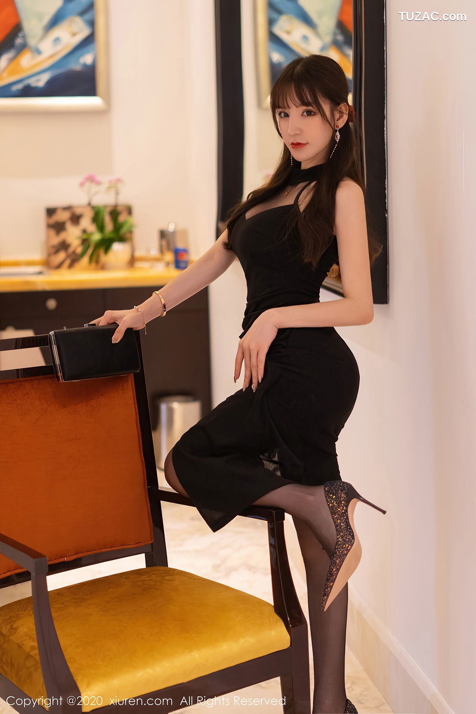 XiuRen秀人网-2418-周于希-《猩红内衣与极致黑丝》-2020.08.07