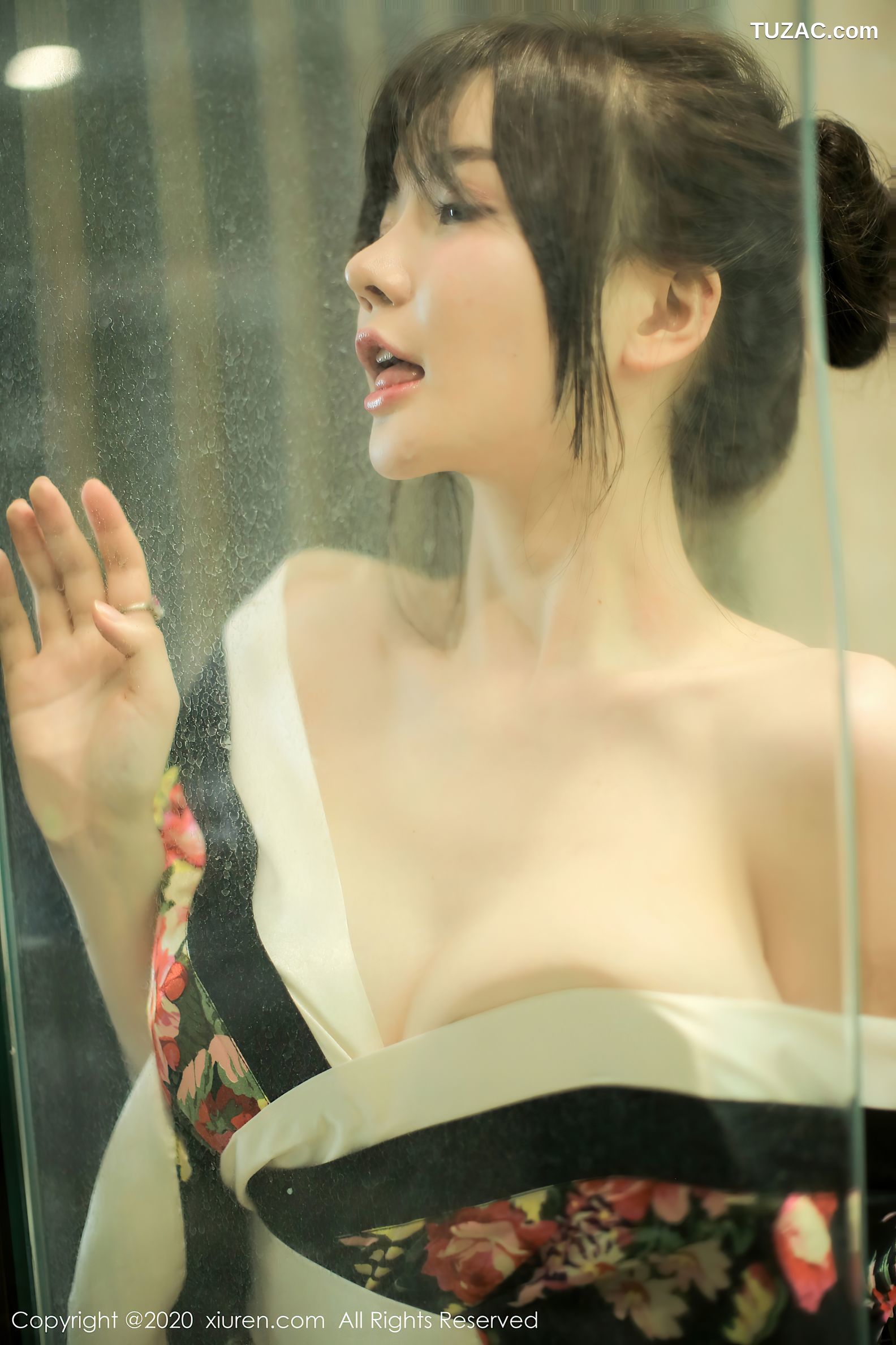 XiuRen秀人网-2581-糯美子-《色彩艳丽的和服》-2020.09.21