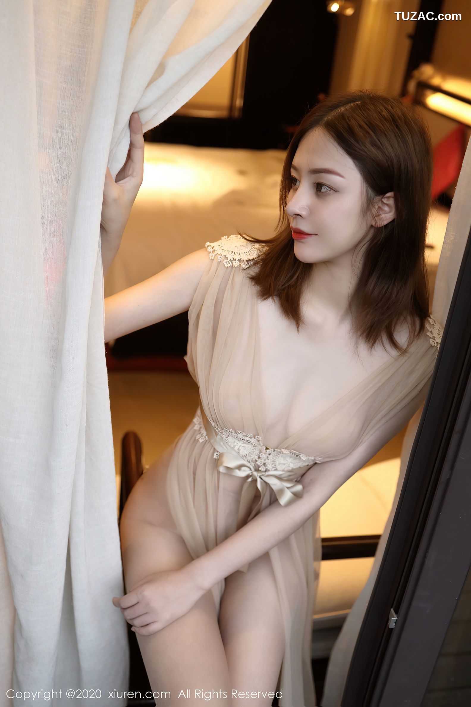 XiuRen秀人网-2623-樱花Elsa-《发光的独特丝袜美腿》-2020.09.30