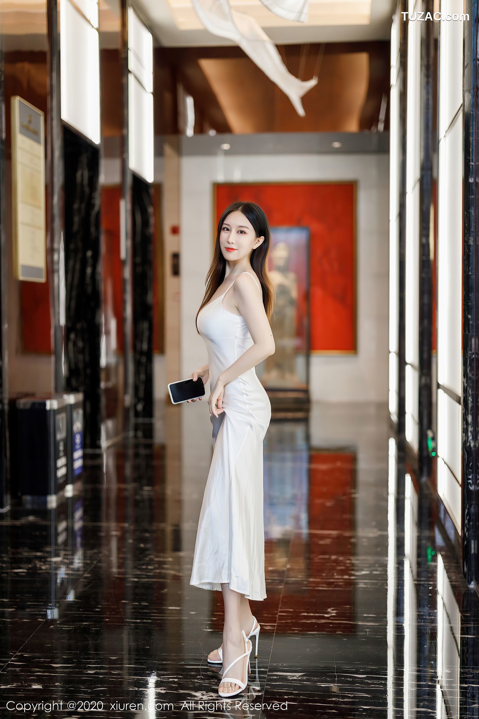 XiuRen秀人网-2675-月音瞳-《华丽的蕾丝吊裙与朦胧丝袜》-2020.10.20