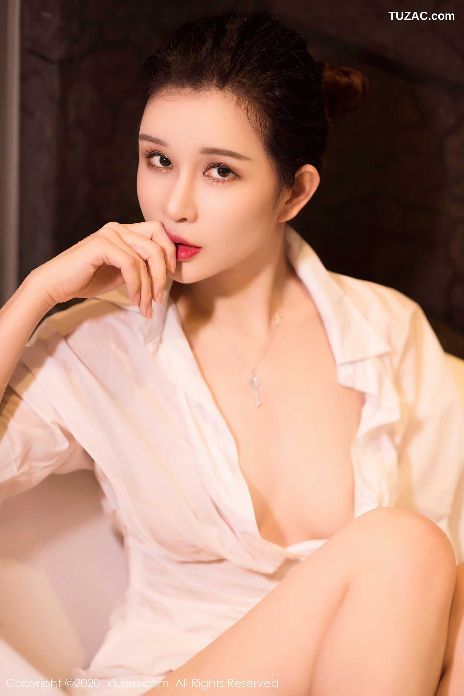 XiuRen秀人网-2684-张雨萌-《浴室里的白色衬衫湿身诱惑》-2020.10.22