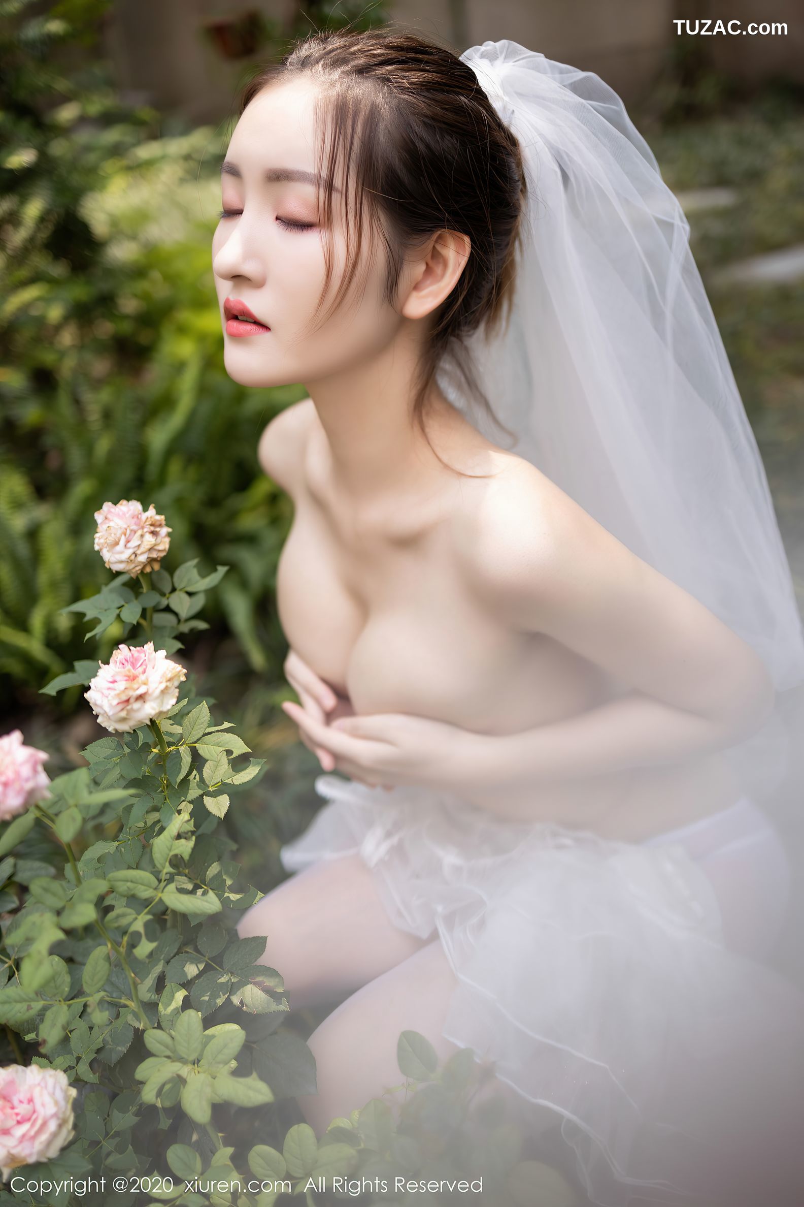 XiuRen秀人网-2706-沈梦瑶-《花园新娘套图主题写真》-2020.10.28