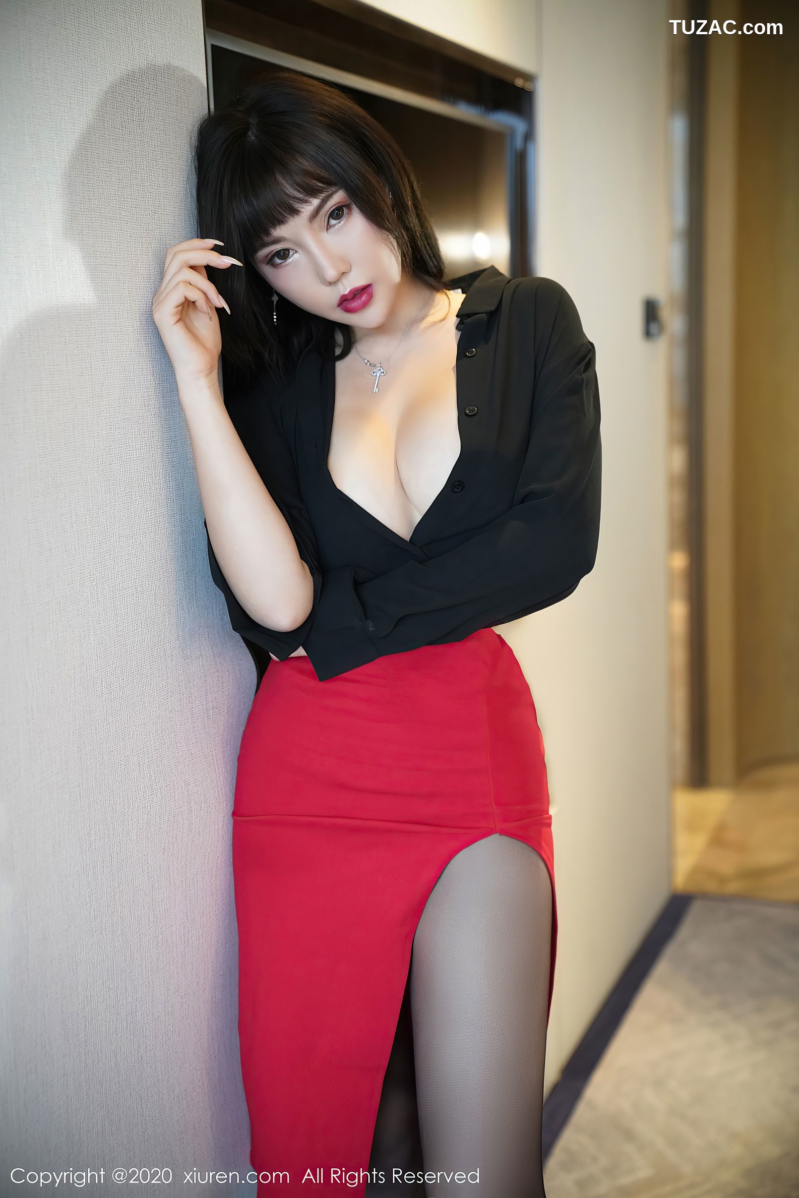 XiuRen秀人网-2738-萌汉药-《魅惑制服黑丝主题系列》-2020.11.04