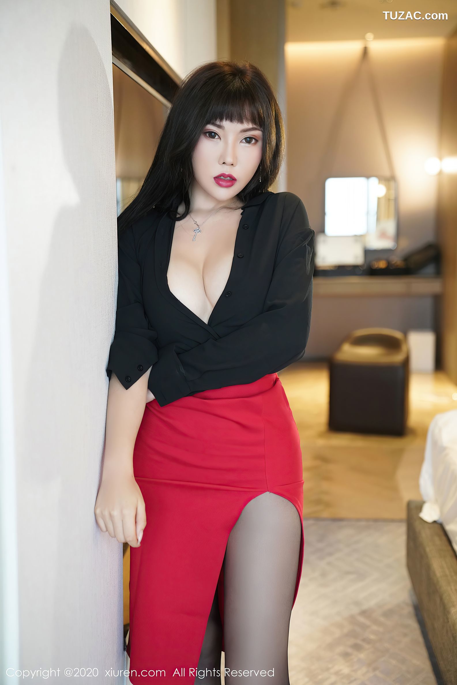 XiuRen秀人网-2738-萌汉药-《魅惑制服黑丝主题系列》-2020.11.04