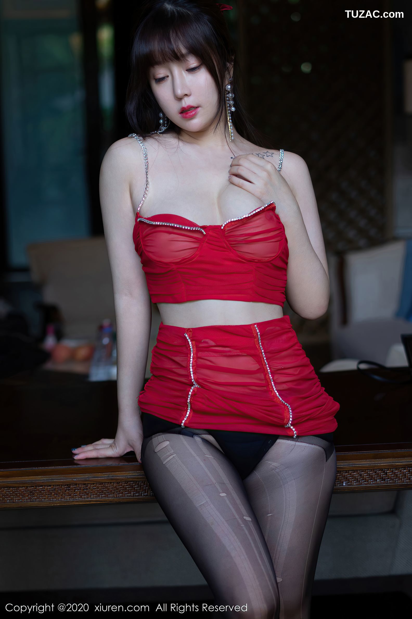 XiuRen秀人网-2757-王雨纯-《猩红内衣与魅惑黑丝主题系列》-2020.11.09