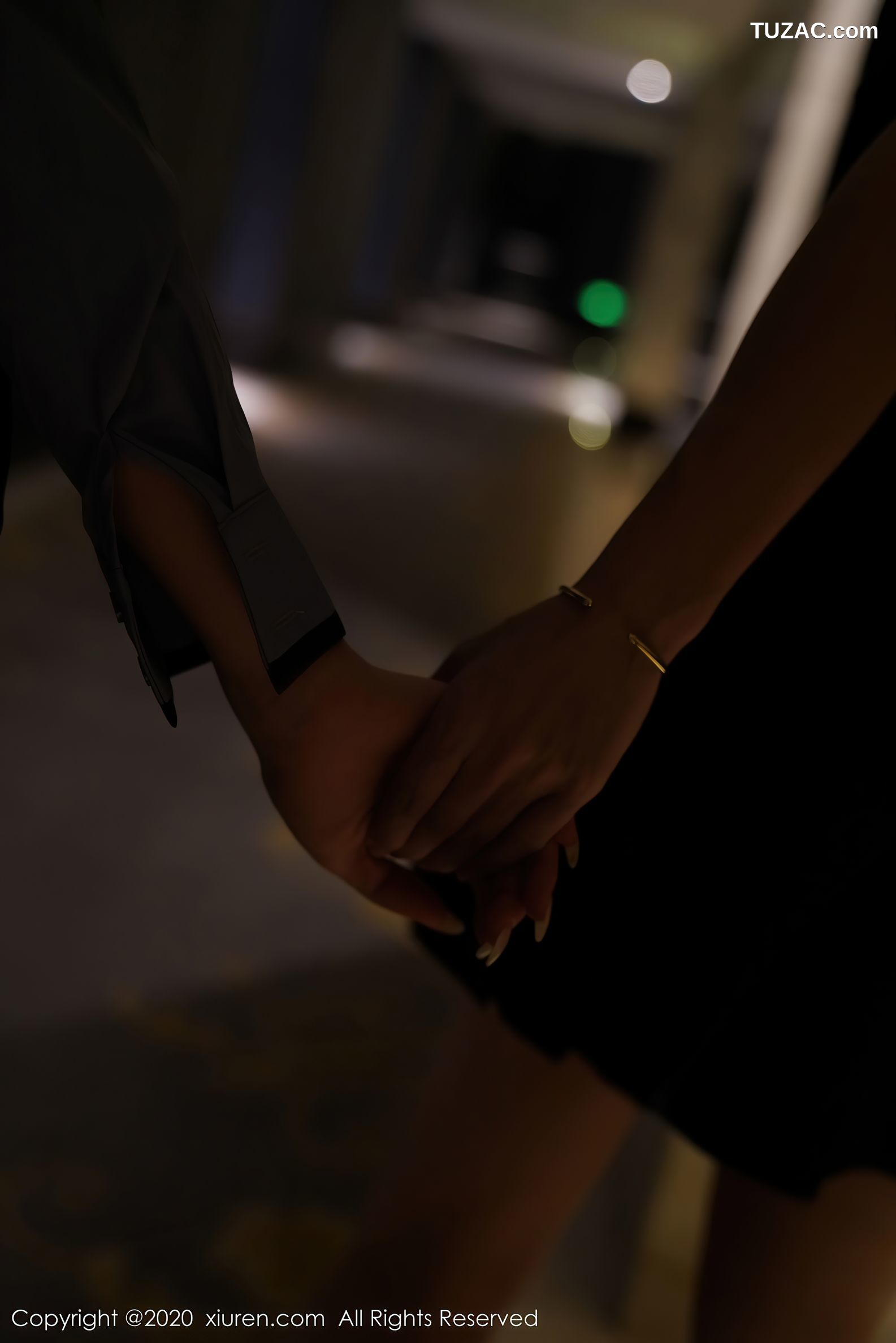 XiuRen秀人网-2793-萌汉药-纯小希-《经典眼镜OL制服》-2020.11.17