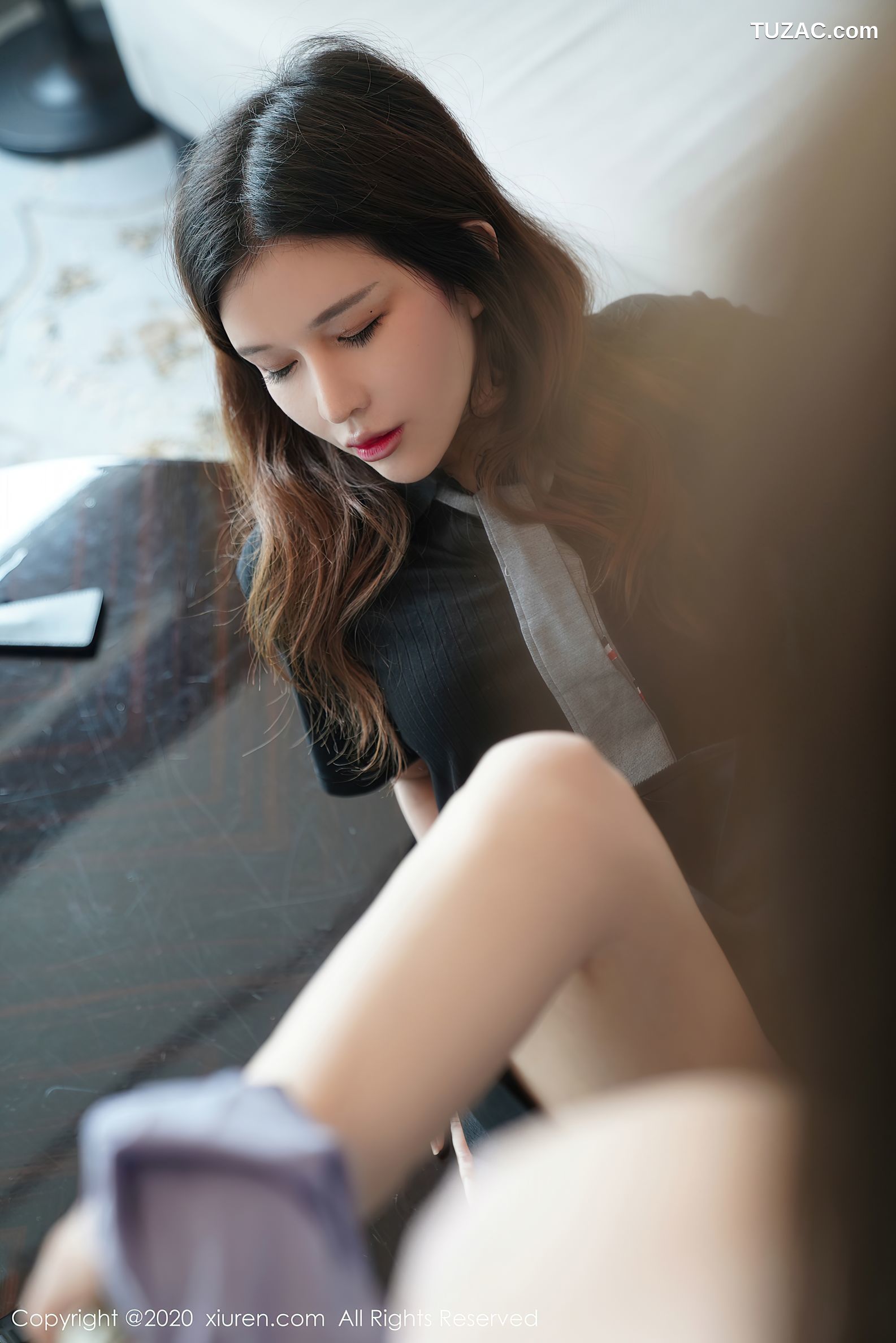 XiuRen秀人网-2793-萌汉药-纯小希-《经典眼镜OL制服》-2020.11.17