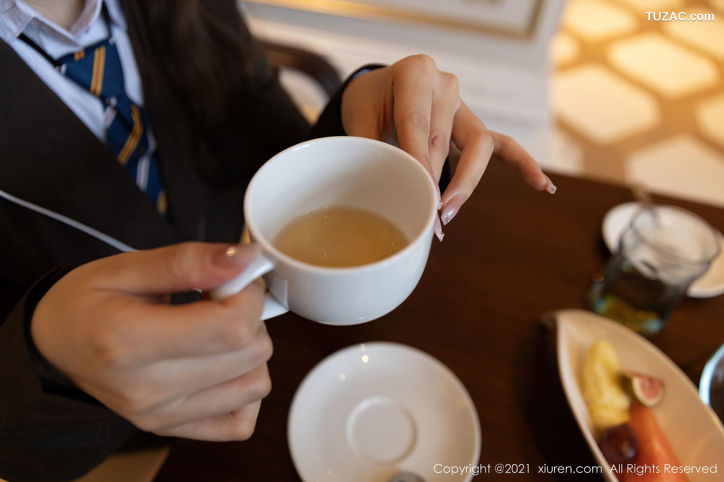XiuRen秀人网-3176-王雨纯-厦门旅拍-下午茶主题酒店剧情循序渐进发展-2021.03.08