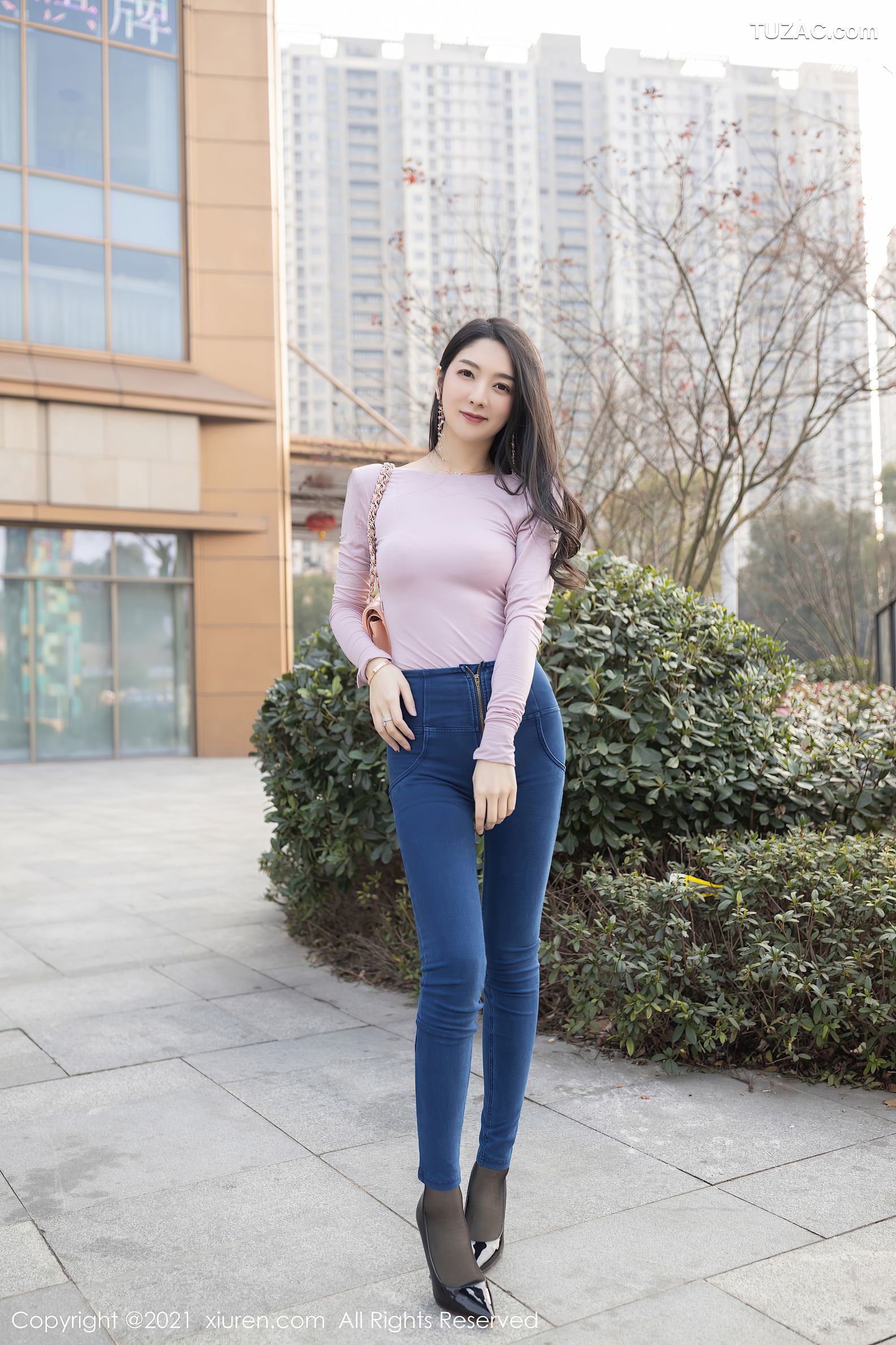 XiuRen秀人网-3227-Angela小热巴-尾随视觉主题连体衣黑丝-2021.03.22