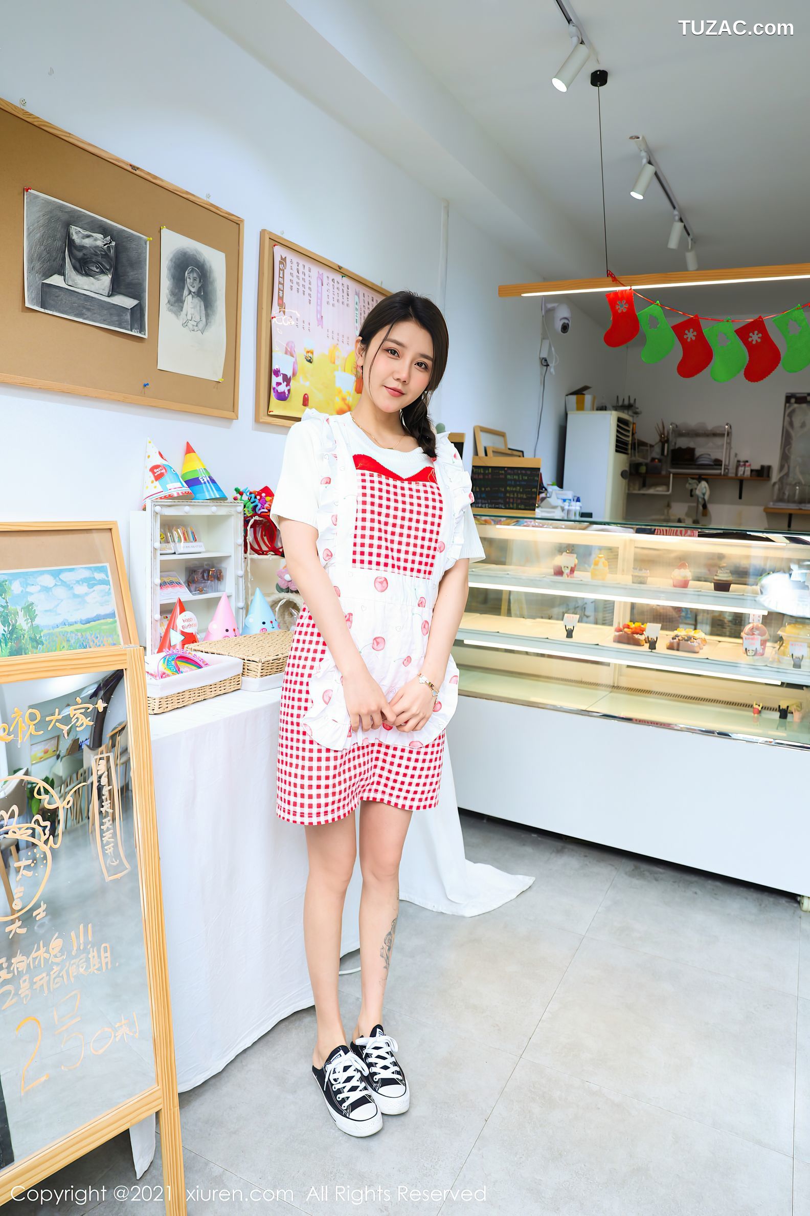 XiuRen秀人网-3243-夏西CiCi-蛋糕室服务员主题真空-2021.03.25