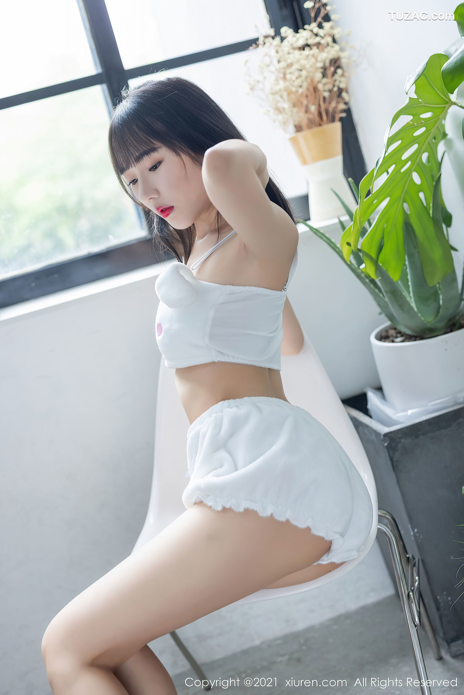 XiuRen秀人网-3457-唐心-居家性感白色睡衣翘臀-2021.05.25