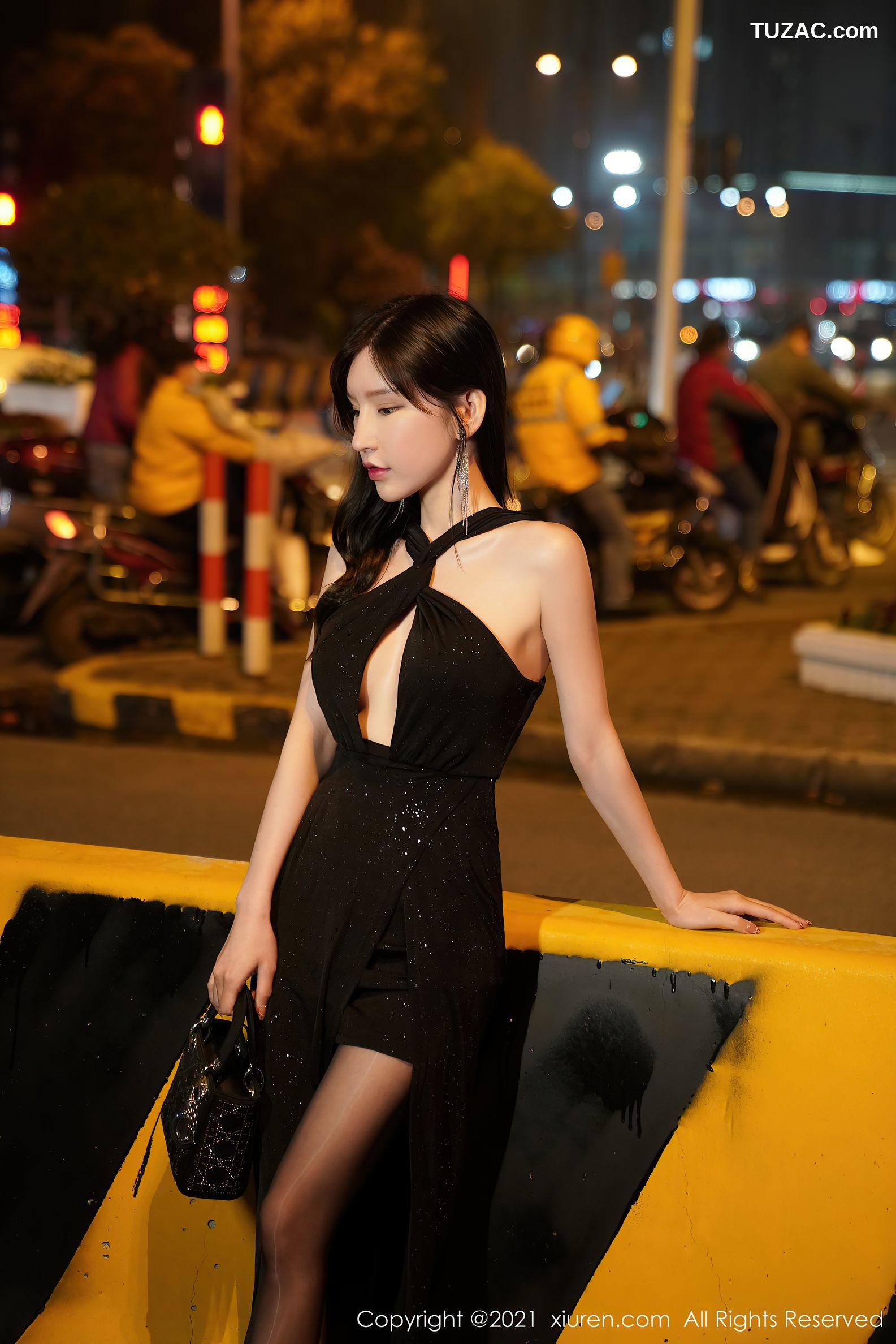 XiuRen秀人网-3478-周于希Sandy-黑色抹胸礼裙闪亮黑丝-2021.05.28