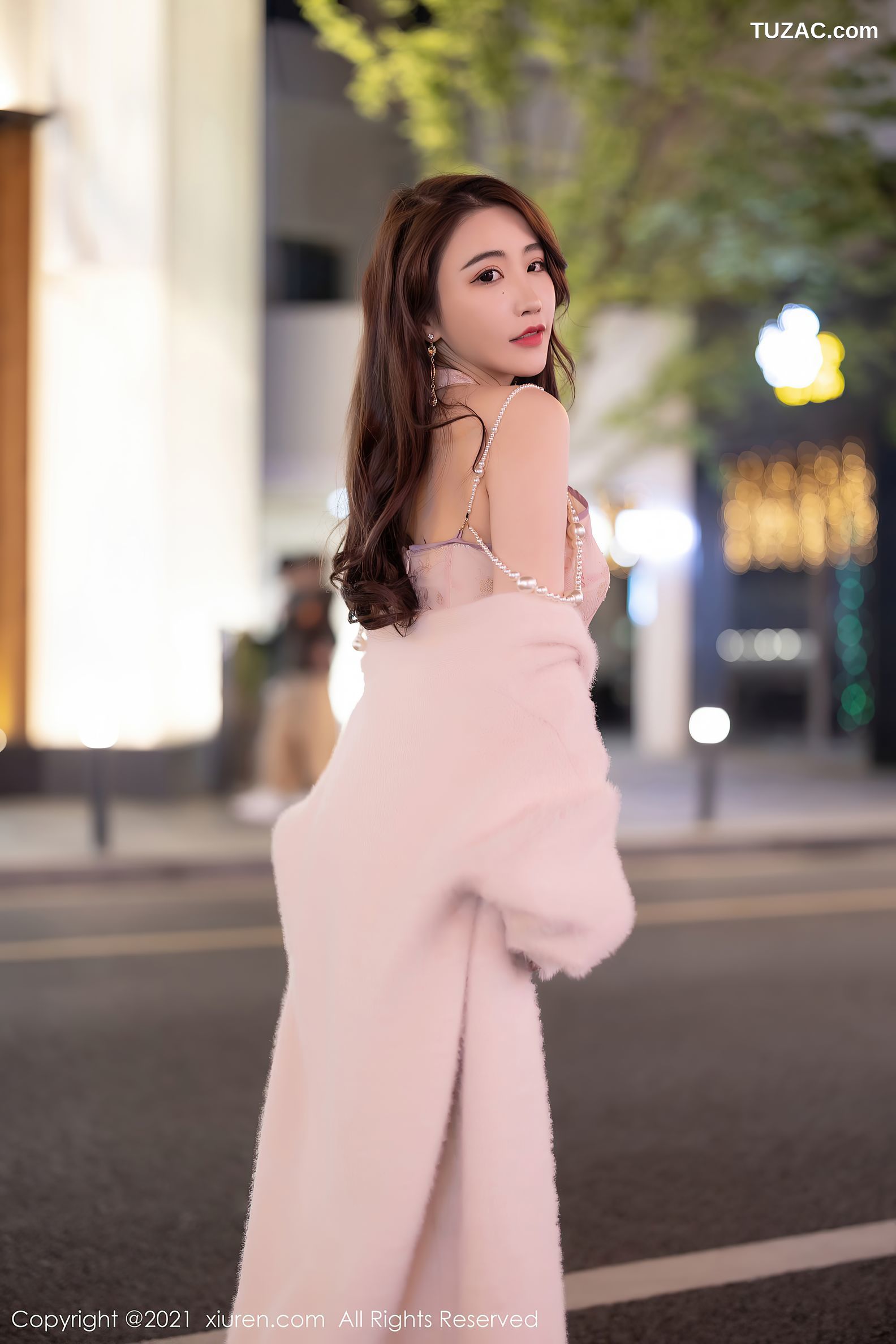 XiuRen秀人网-3497-Cherry绯月樱-江浙沪旅拍-粉色蕾丝内裤-2021.06.02