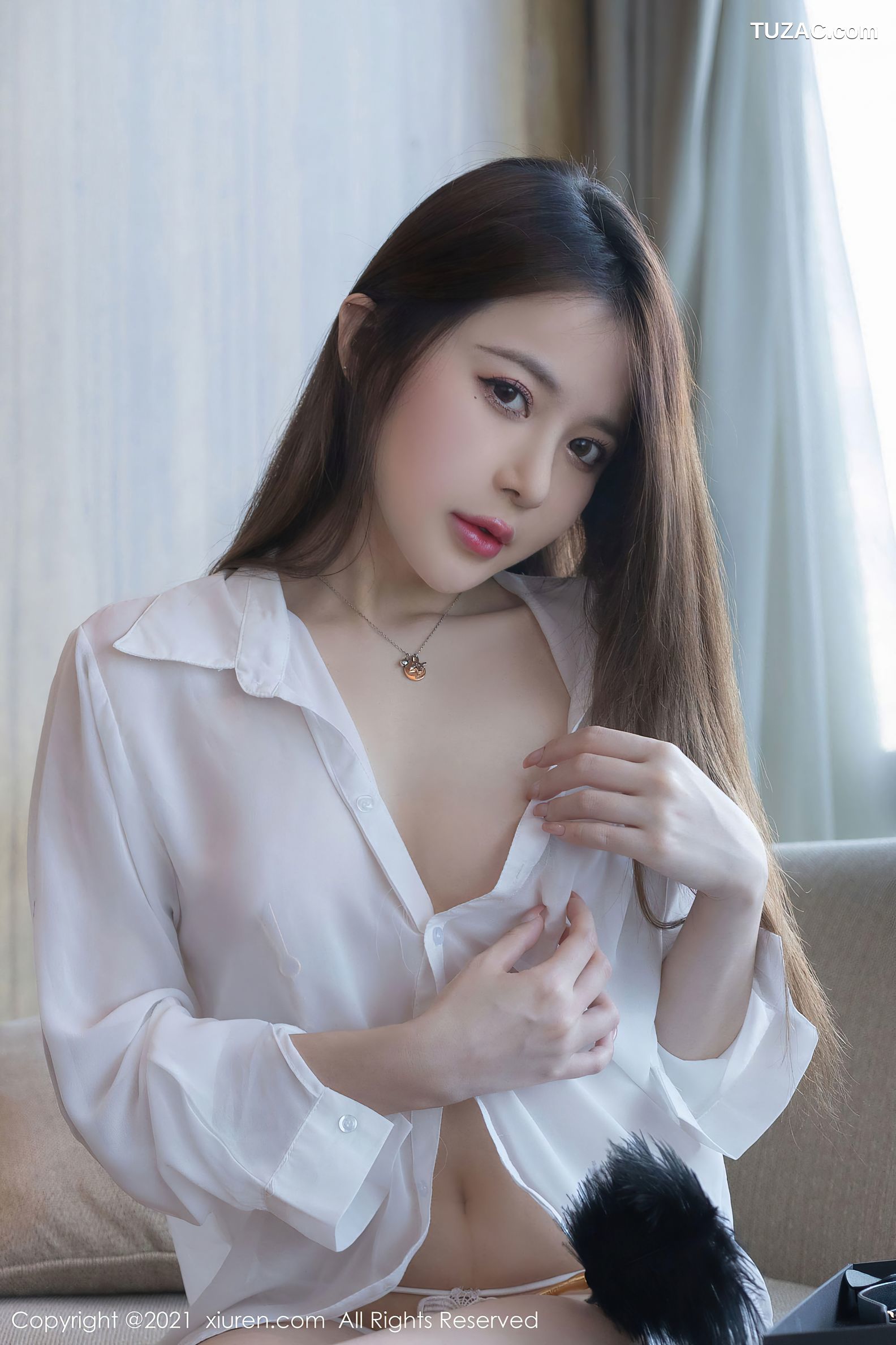 XiuRen秀人网-3589-鱼子酱Fish-鱼鱼礼物主题下真空白衬衣豪乳-2021.06.25