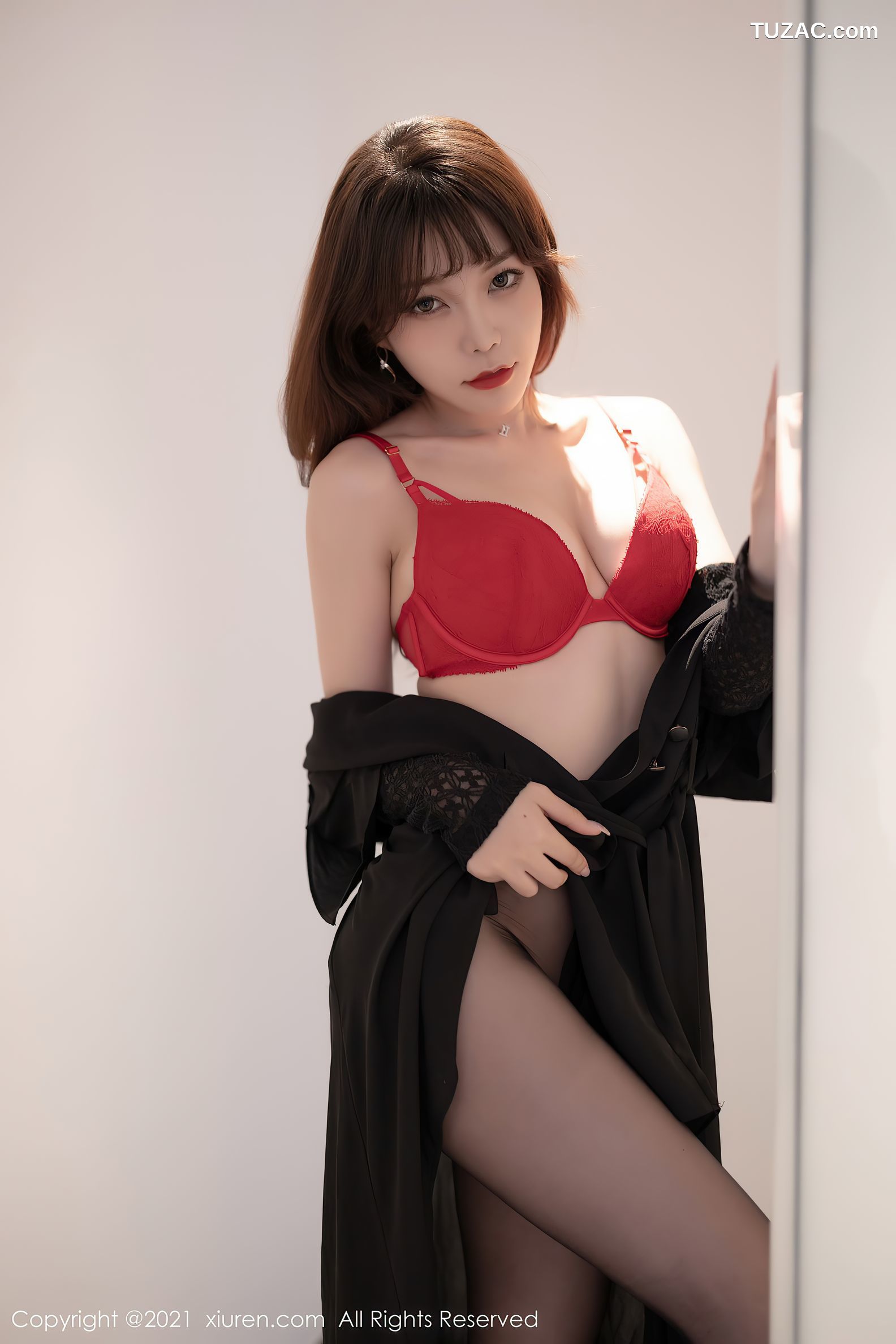 XiuRen秀人网-3595-芝芝Booty-红色内衣黑丝裤袜娇媚动人-2021.06.28