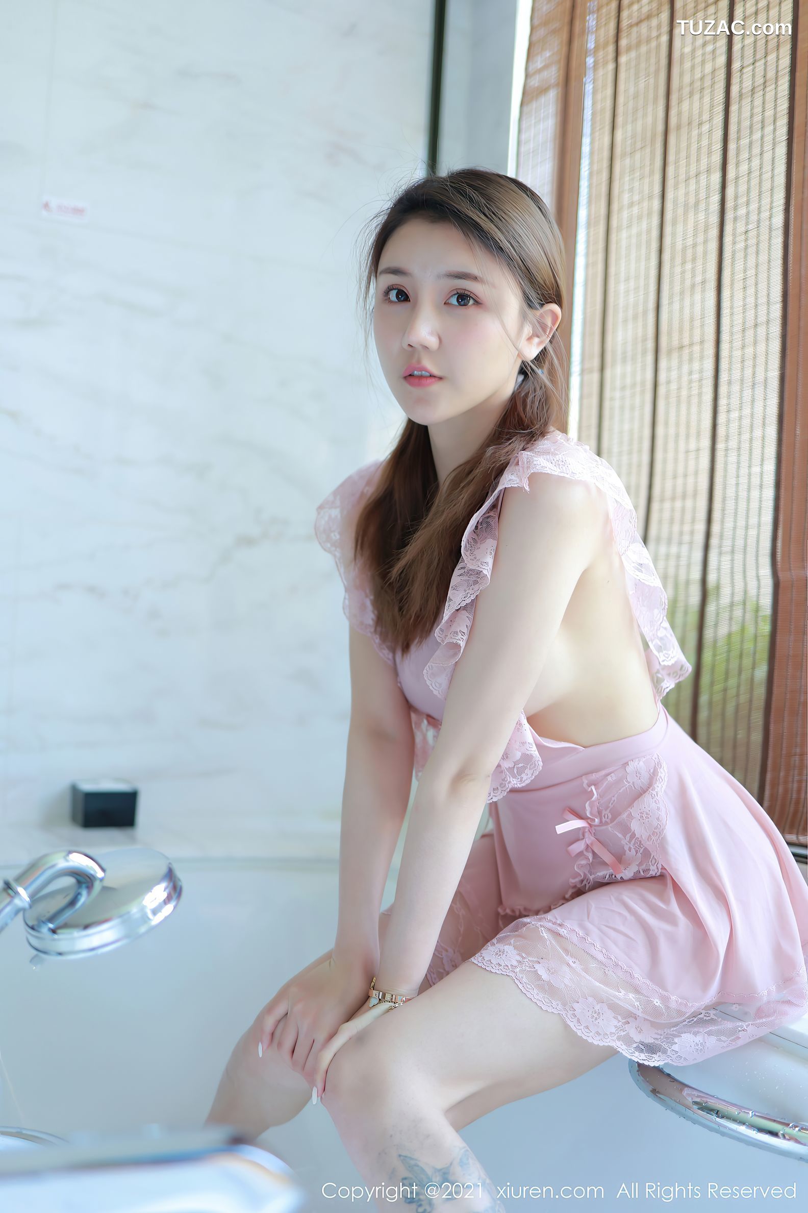 XiuRen秀人网-3611-夏西CiCi-西双版纳旅拍粉色女仆裙湿身-2021.07.01