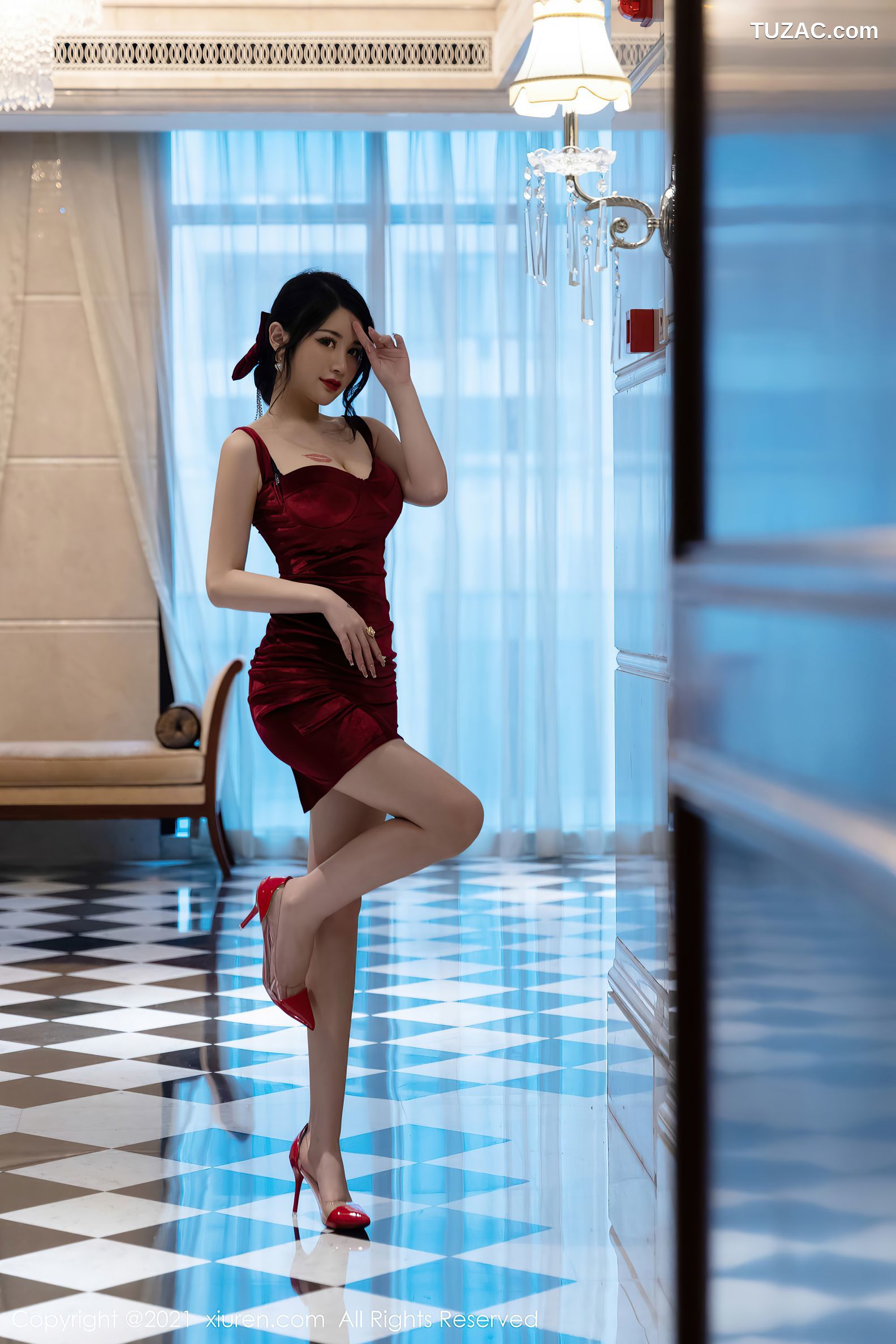 XiuRen秀人网-3681-美七Mia-红色低胸连身裙-2021.07.19