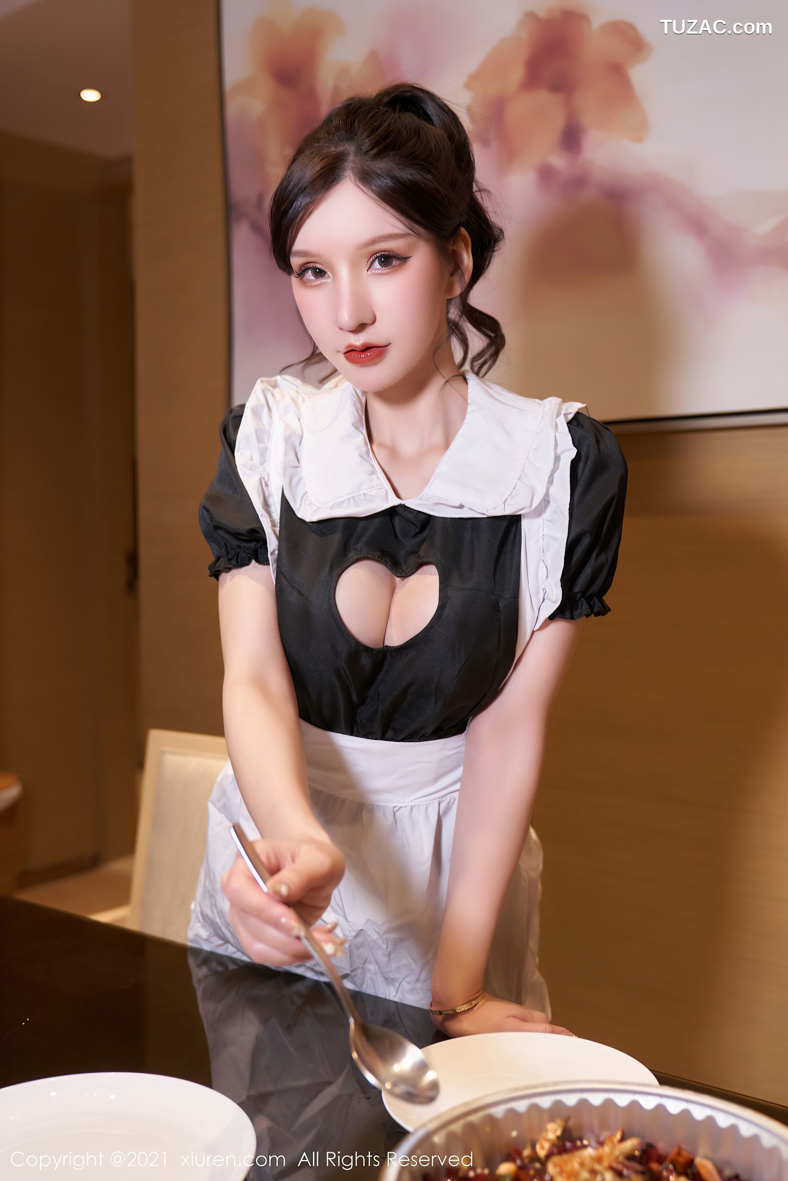 XiuRen秀人网-3716-周于希Sandy-厨娘制服主题情趣女仆装黑丝网袜-2021.07.26