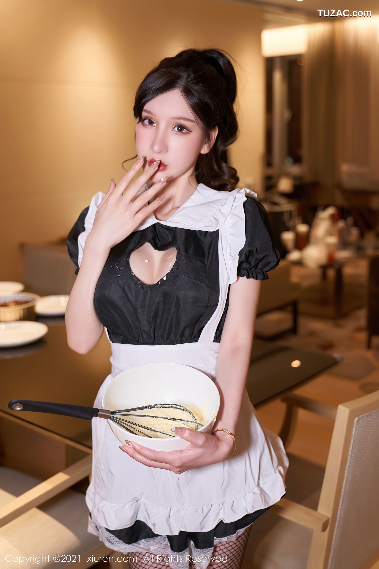 XiuRen秀人网-3716-周于希Sandy-厨娘制服主题情趣女仆装黑丝网袜-2021.07.26