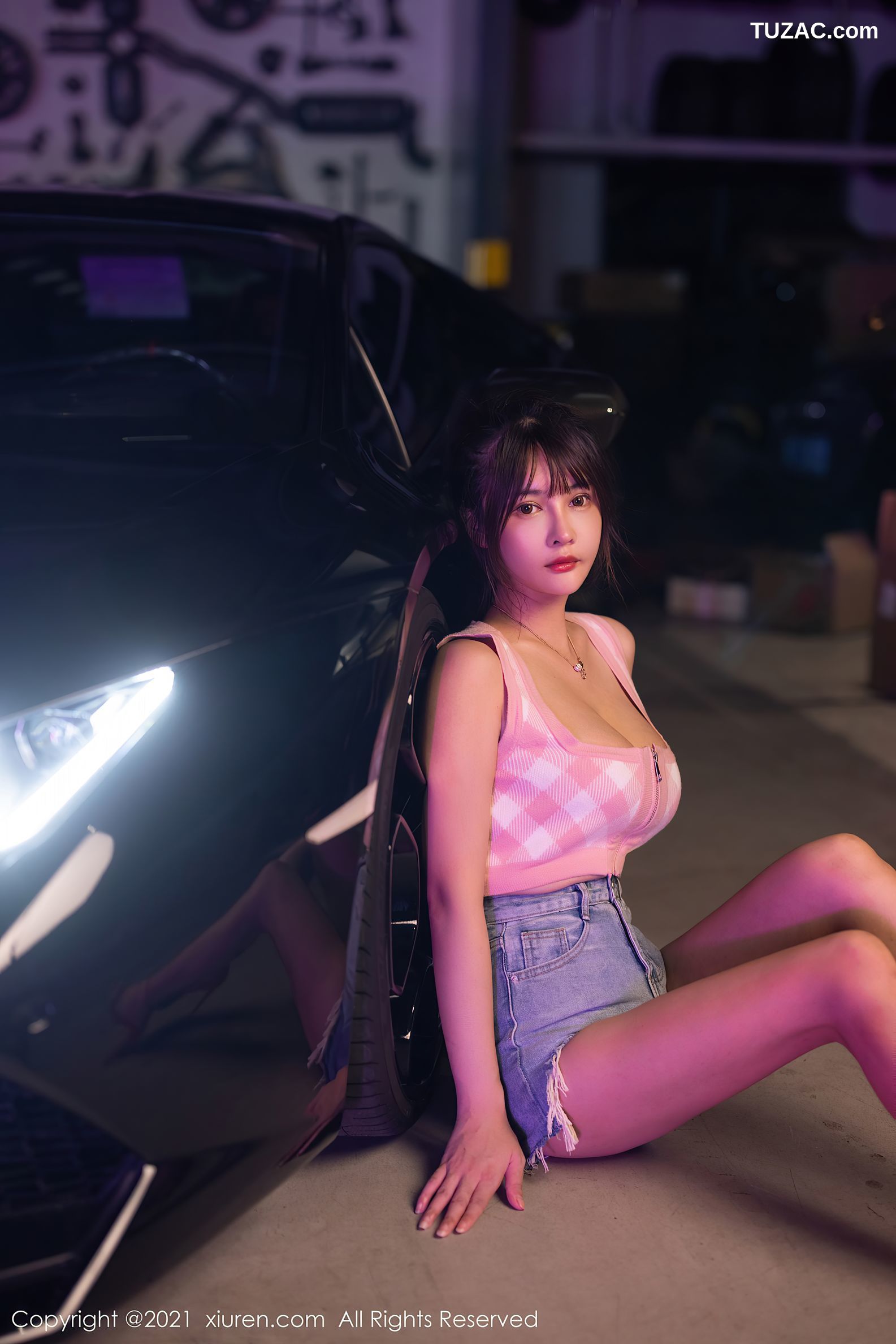 XiuRen秀人网-3725-萌奈子-香车与美人主题性感牛仔短裙-2021.07.28