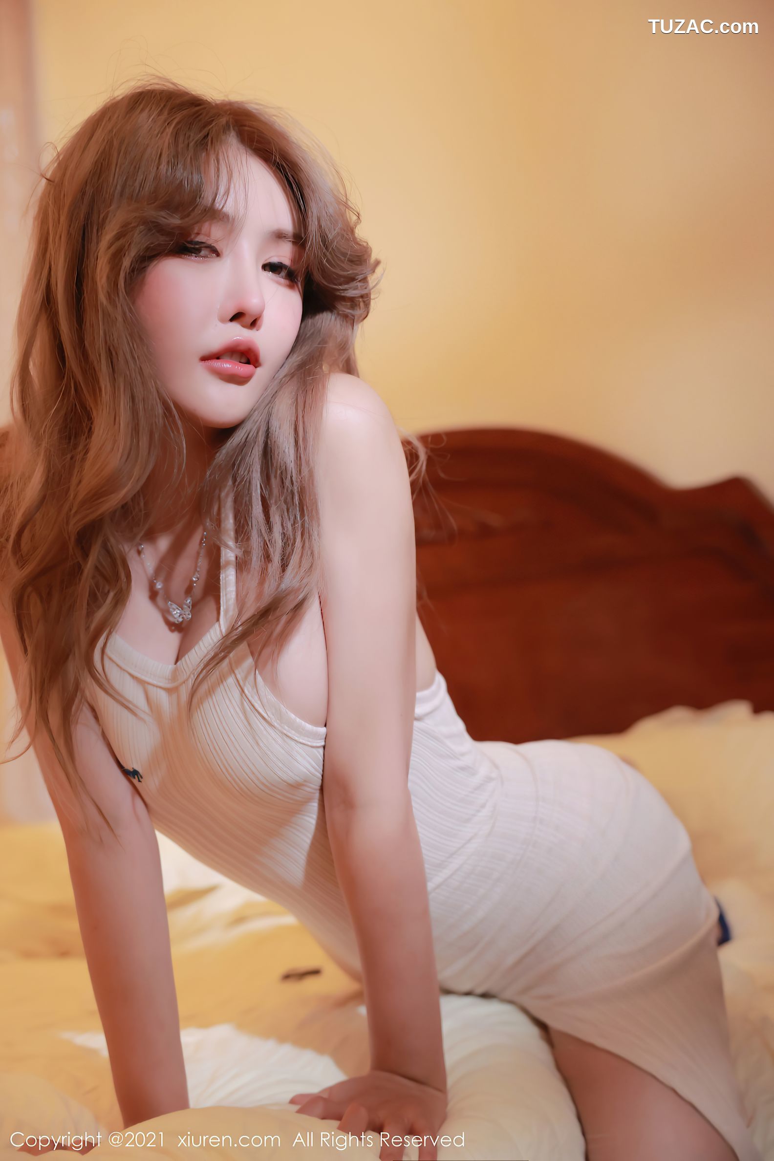 XiuRen秀人网-3789-肉晴MINI-真空肉色吊带裙紧身-2021.08.12