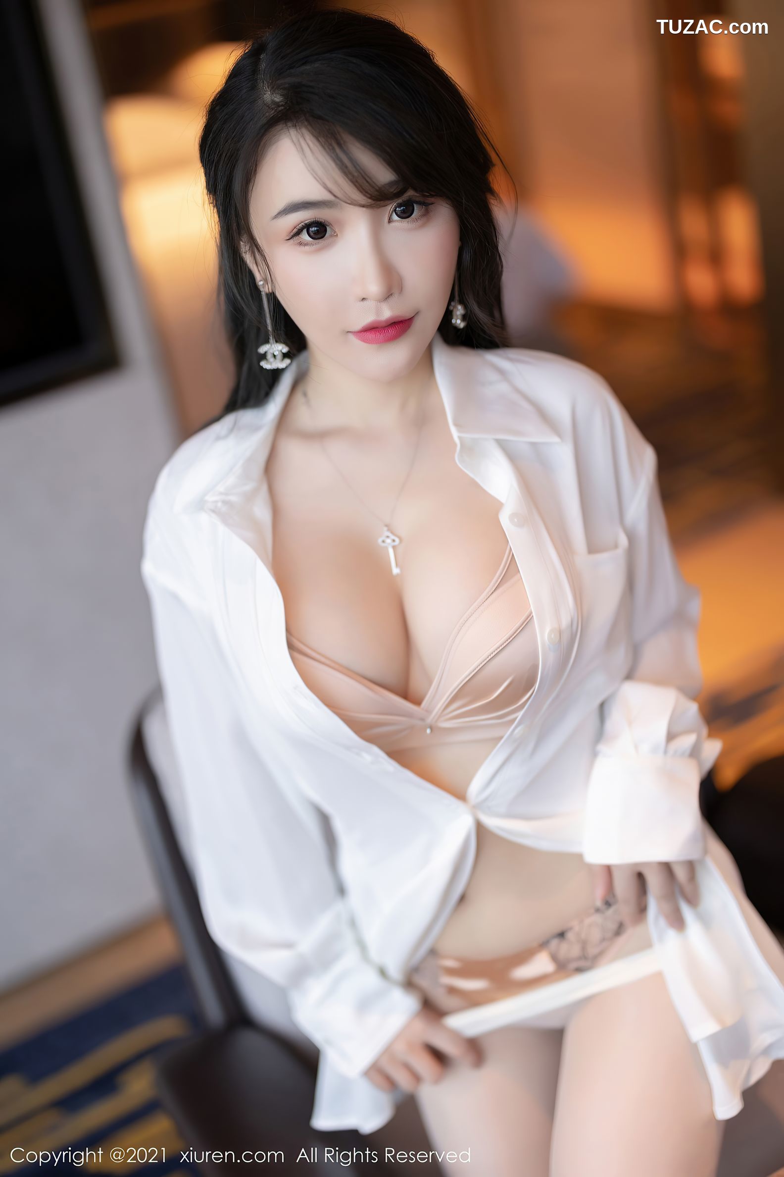 XiuRen秀人网-3903-Cherry绯月樱-深圳旅拍白衬衣肉丝裤袜-2021.09.06