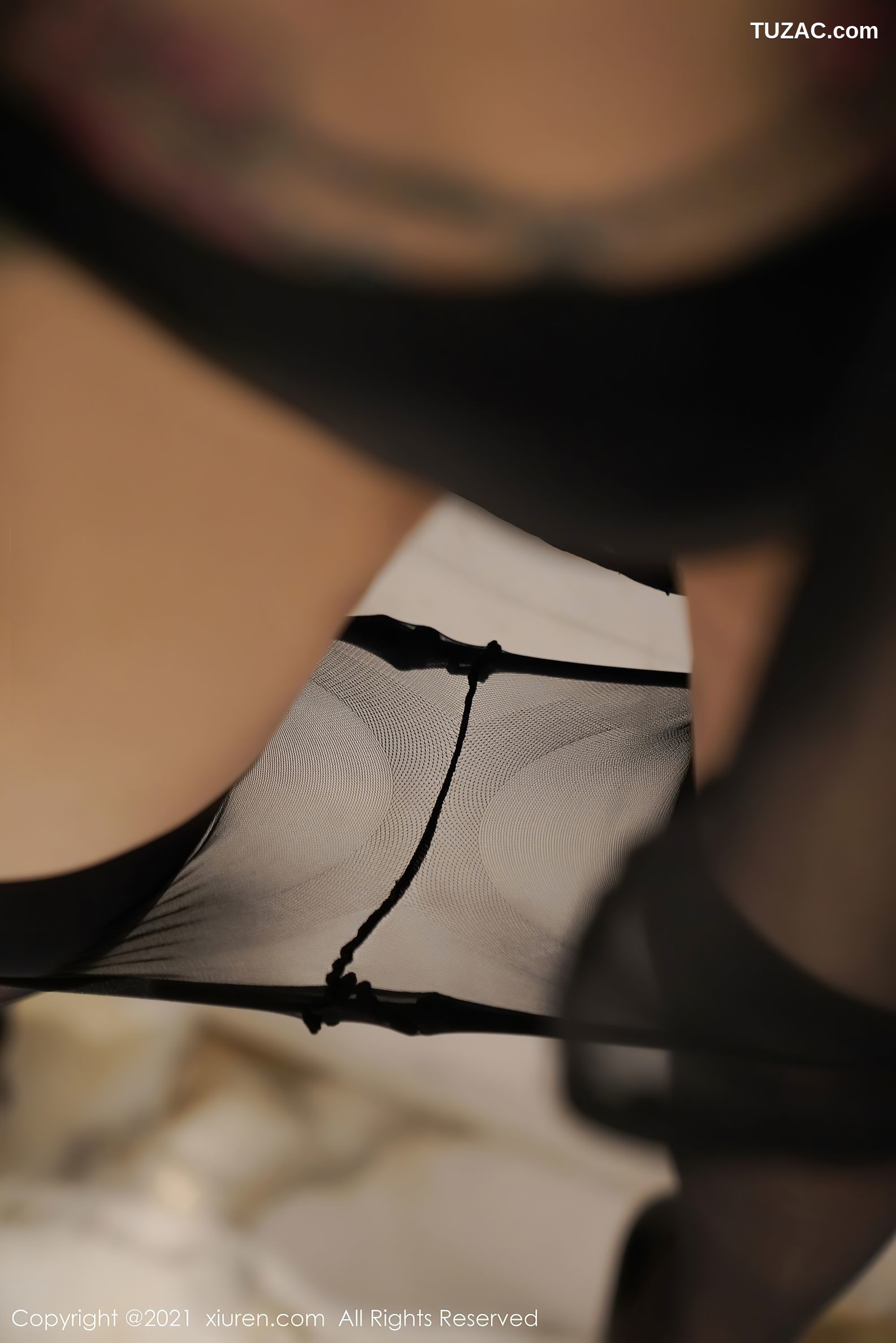 XiuRen秀人网-3906-田冰冰-黑色超薄衬衫魅惑黑丝浑圆豪乳-2021.09.07