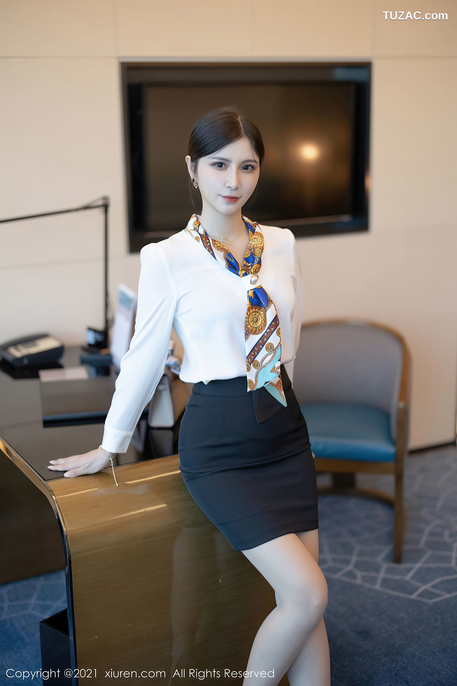 XiuRen秀人网-3921-小蛮妖-深圳旅拍靓丽制服OL主题性感内衣-2021.09.09