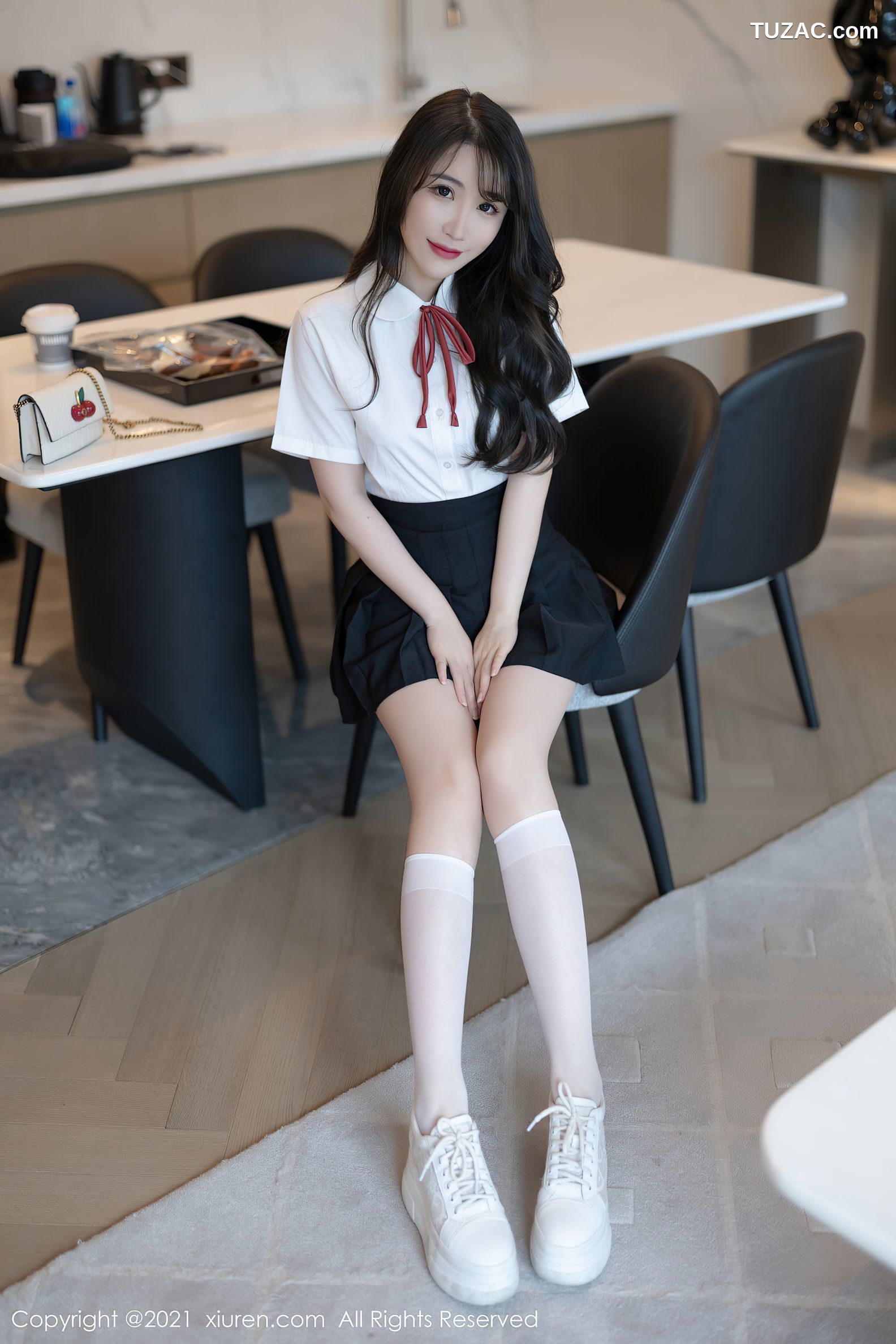 XiuRen秀人网-3960-Cherry绯月樱-深圳旅拍JK制服性感内衣-2021.09.16