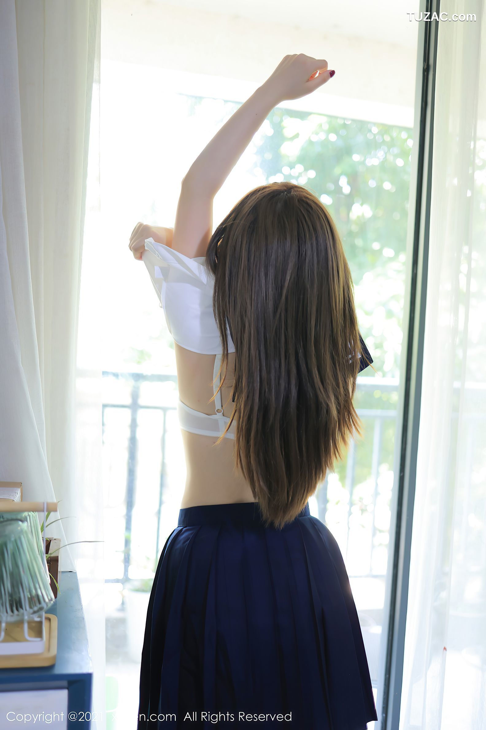 XiuRen秀人网-3963-豆瓣酱-真实画室场景主题制服白丝-2021.09.17